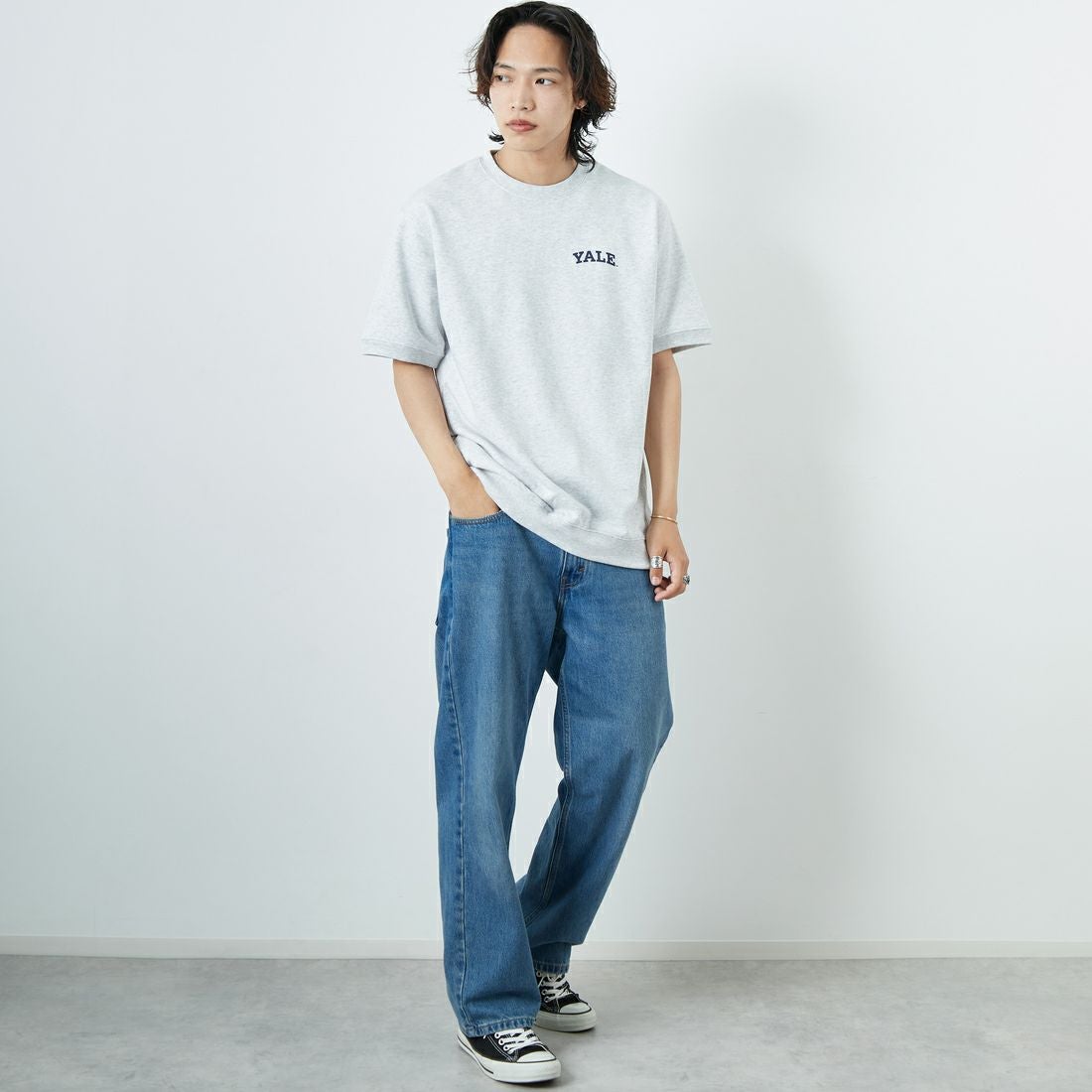 YALE [イェール] 別注 YALEロゴ バックプリントスウェットTシャツ [YA-02-JF] GRAY &&モデル身長：179cm 着用サイズ：L&&