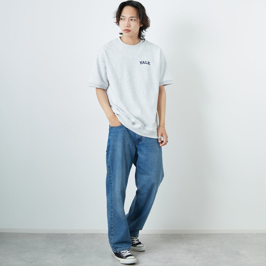 YALE [イェール] 別注 YALEロゴ バックプリントスウェットTシャツ [YA-02-JF] GRAY &&モデル身長：179cm 着用サイズ：L&&