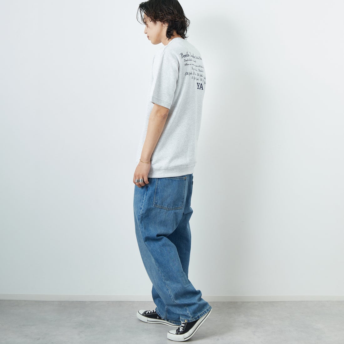 YALE [イェール] 別注 YALEロゴ バックプリントスウェットTシャツ [YA-02-JF] GRAY &&モデル身長：179cm 着用サイズ：L&&