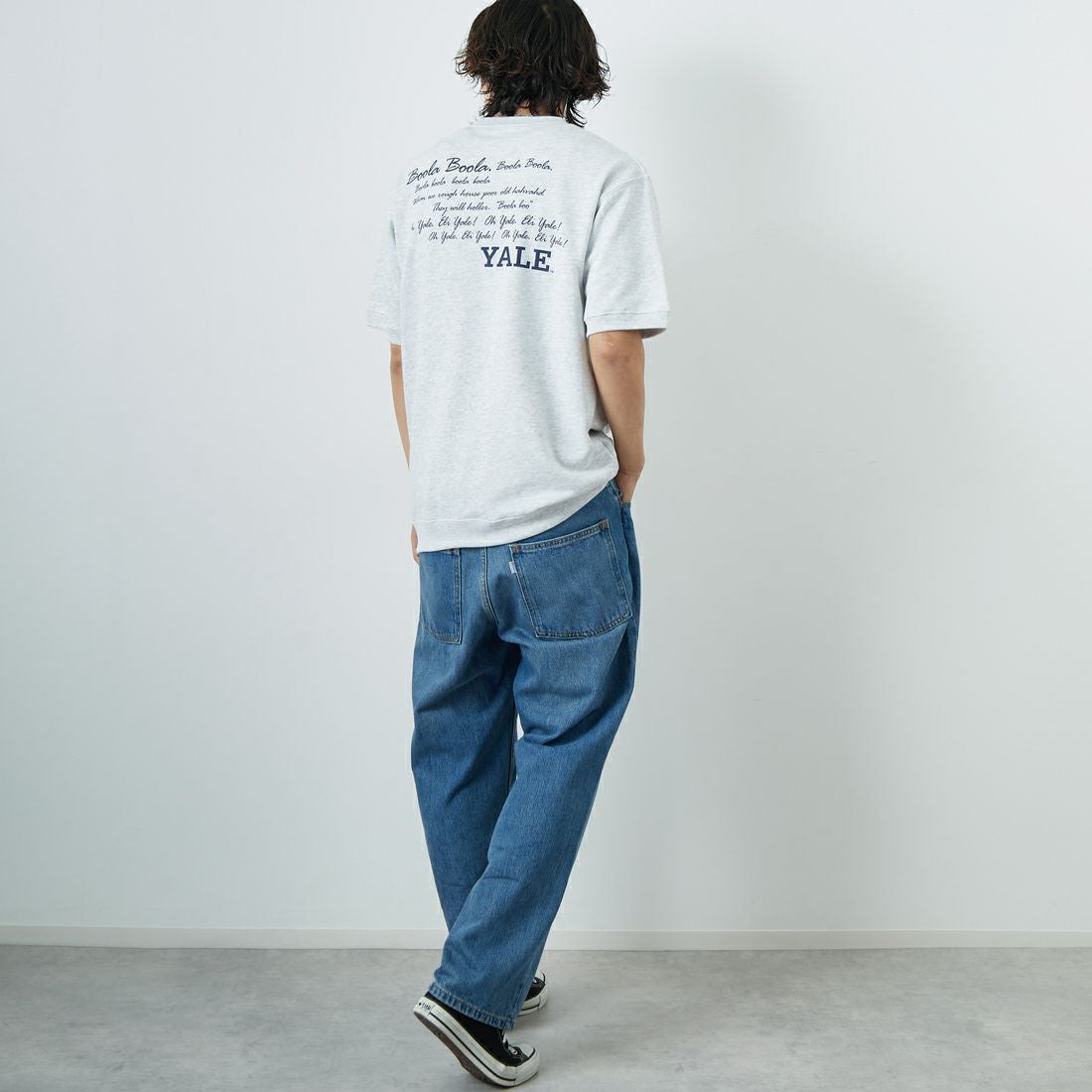 YALE [イェール] 別注 YALEロゴ バックプリントスウェットTシャツ [YA-02-JF] GRAY &&モデル身長：179cm 着用サイズ：L&&