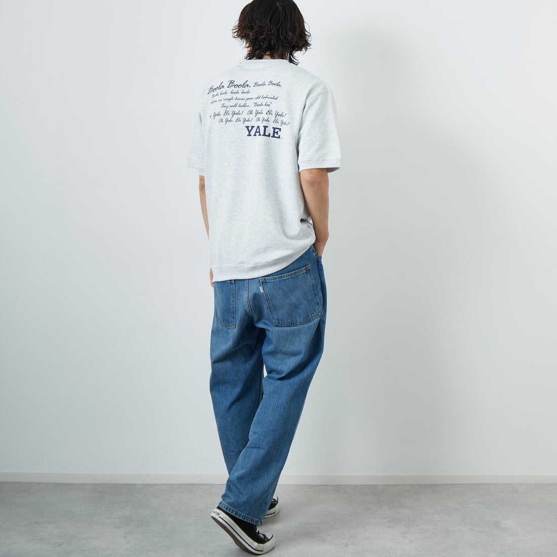 YALE [イェール] 別注 YALEロゴ バックプリントスウェットTシャツ [YA-02-JF] GRAY &&モデル身長：179cm 着用サイズ：L&&