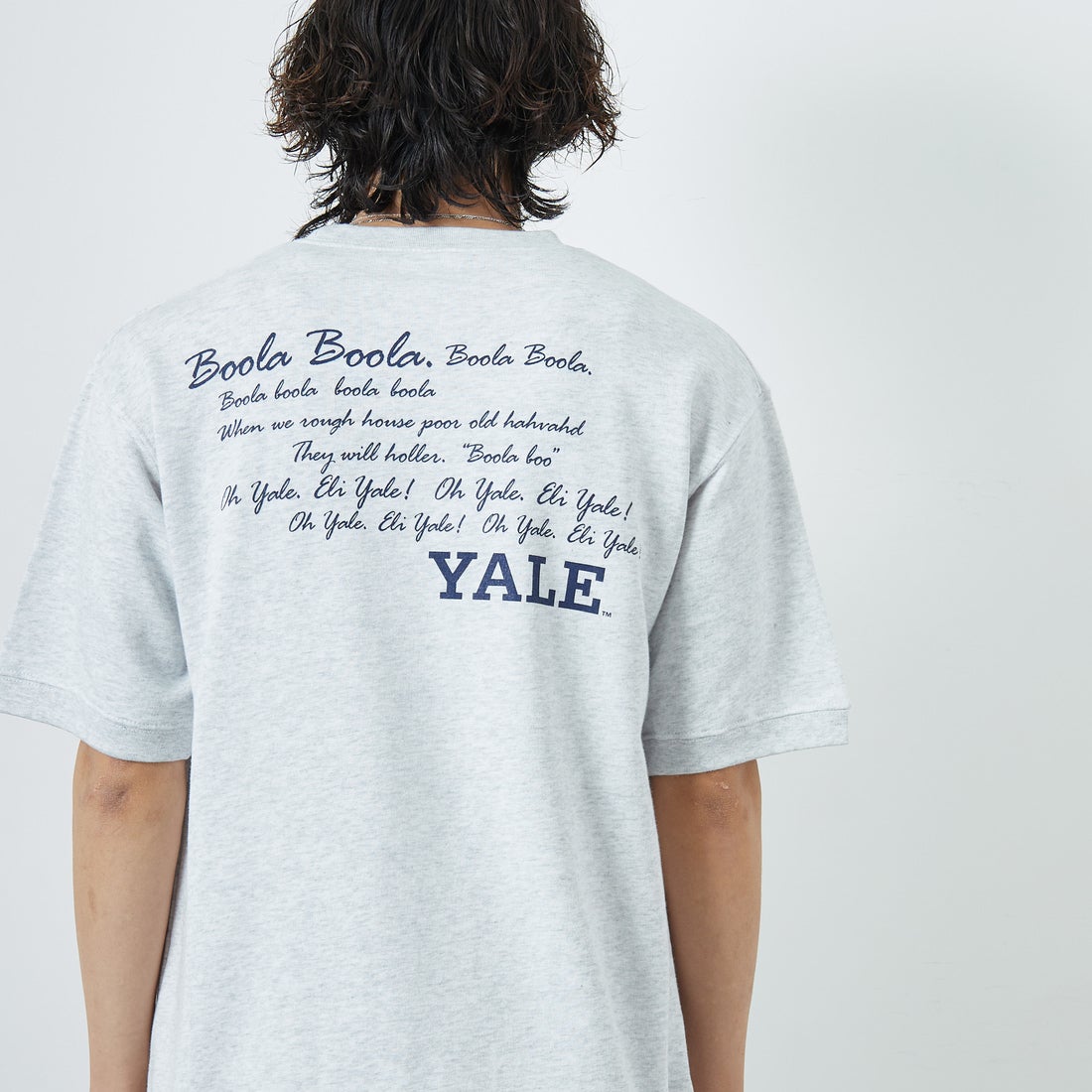 YALE [イェール] 別注 YALEロゴ バックプリントスウェットTシャツ [YA-02-JF] GRAY &&モデル身長：179cm 着用サイズ：L&&