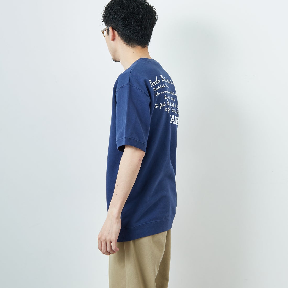 YALE [イェール] 別注 YALEロゴ バックプリントスウェットTシャツ [YA-02-JF] NAVY &&モデル身長：168cm 着用サイズ：M&&
