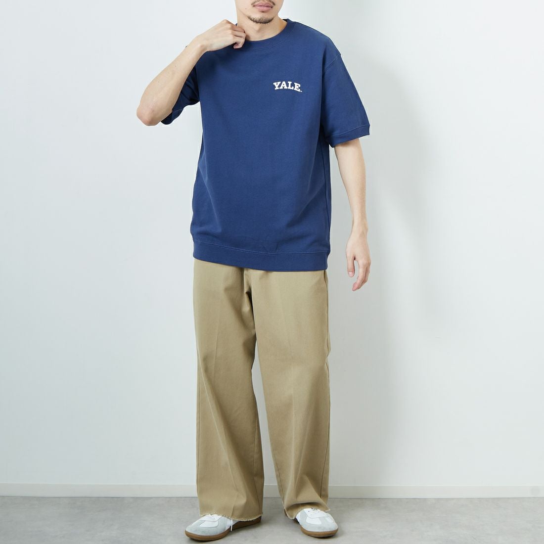 YALE [イェール] 別注 YALEロゴ バックプリントスウェットTシャツ [YA-02-JF] NAVY &&モデル身長：168cm 着用サイズ：M&&