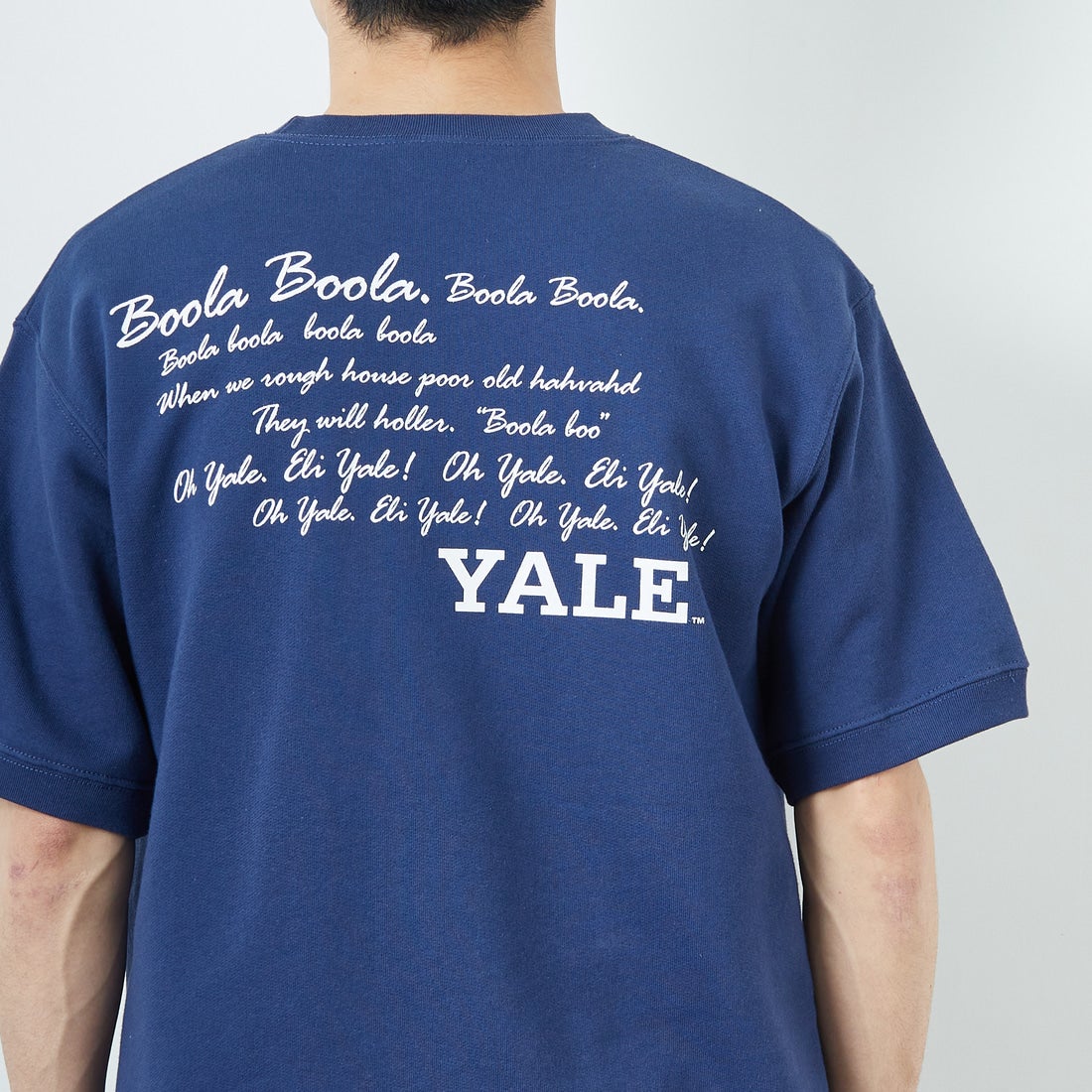 YALE [イェール] 別注 YALEロゴ バックプリントスウェットTシャツ [YA-02-JF] NAVY &&モデル身長：168cm 着用サイズ：M&&