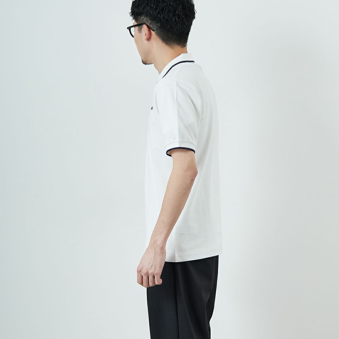 THE FOX [ザフォックス] 別注 ワンポイントロゴ ティップラインポロシャツ [JFU25SS-09-JF] WHT/NVY &&モデル身長：168cm 着用サイズ：M&&