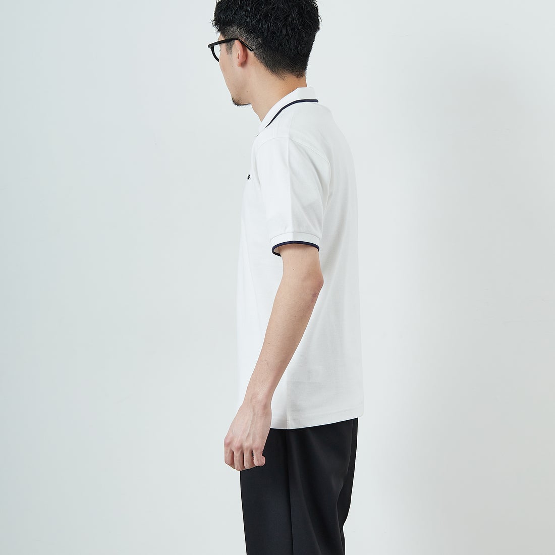 THE FOX [ザフォックス] 別注 ワンポイントロゴ ティップラインポロシャツ [JFU25SS-09-JF] WHT/NVY &&モデル身長：168cm 着用サイズ：M&&