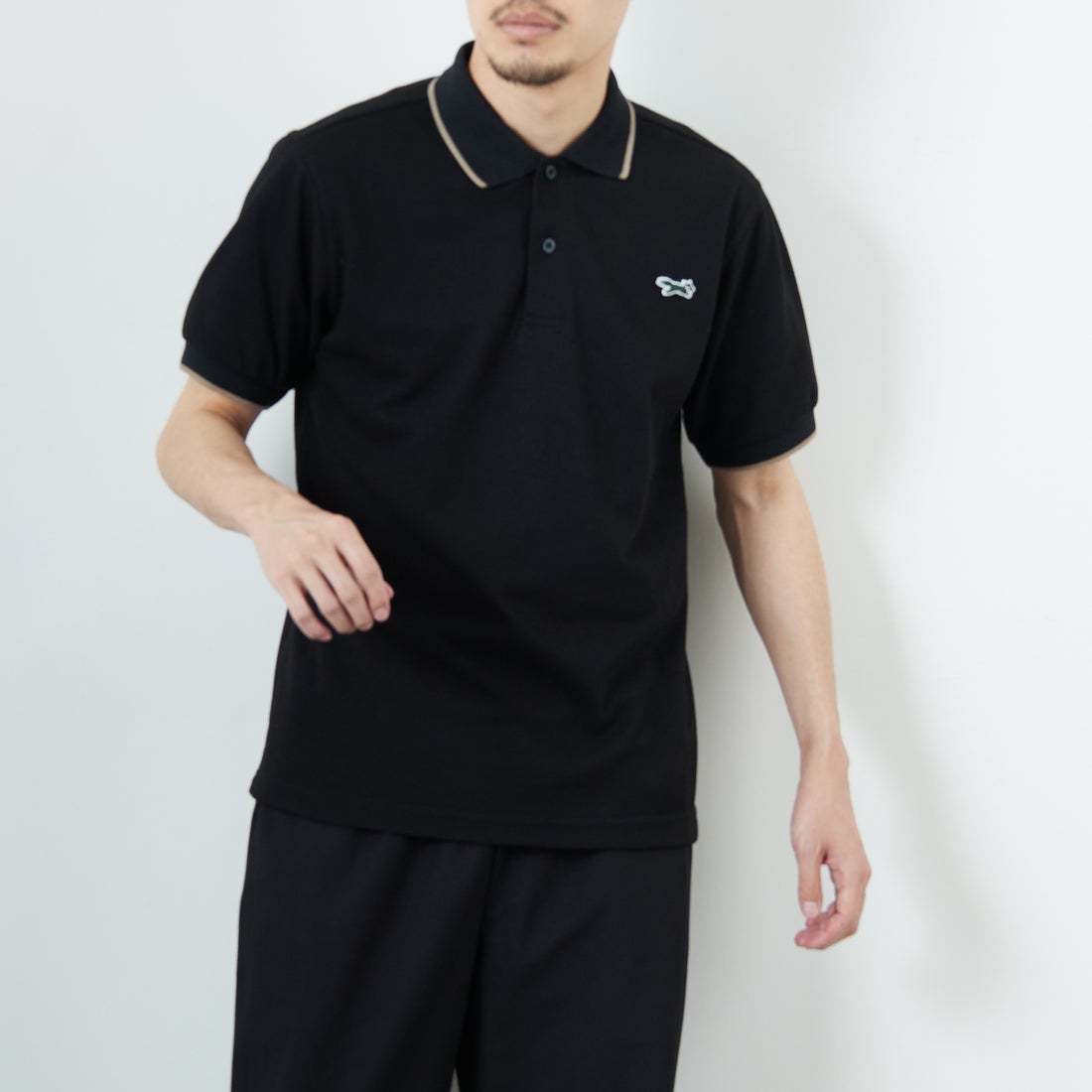THE FOX [ザフォックス] 別注 ワンポイントロゴ ティップラインポロシャツ [JFU25SS-09-JF] BLK/BEG &&モデル身長：168cm 着用サイズ：M&&
