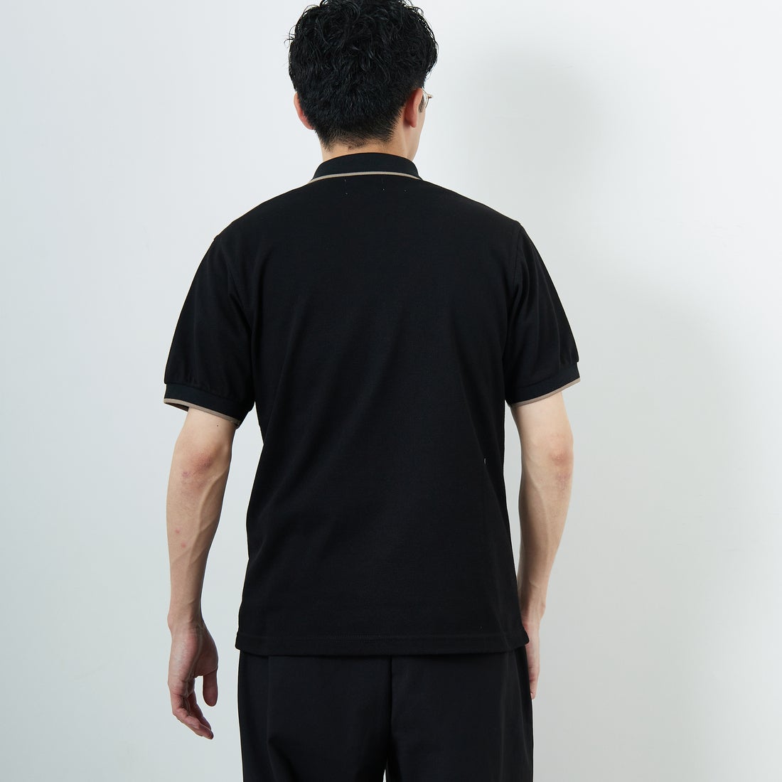 THE FOX [ザフォックス] 別注 ワンポイントロゴ ティップラインポロシャツ [JFU25SS-09-JF] BLK/BEG &&モデル身長：168cm 着用サイズ：M&&
