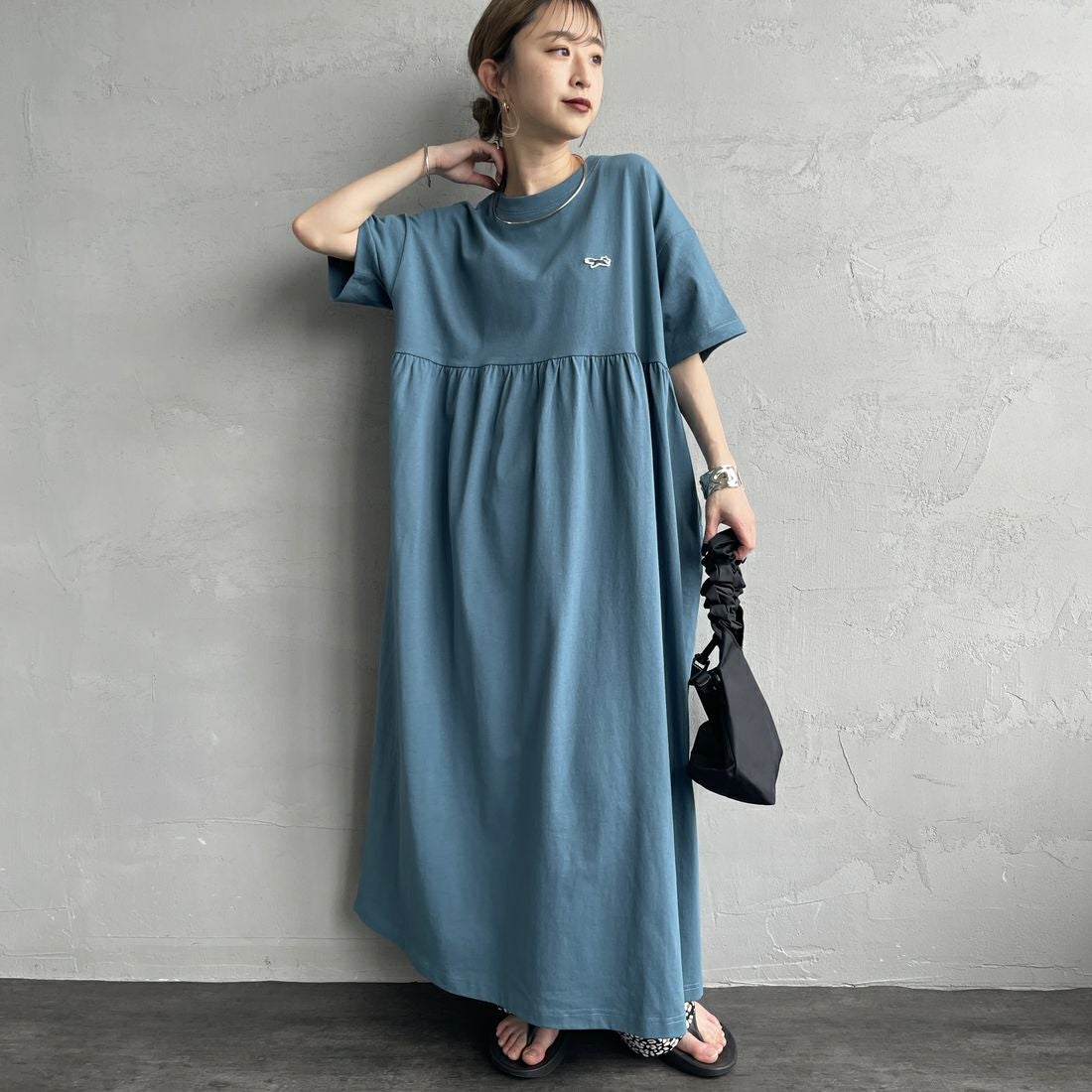 THE FOX [ザフォックス] 別注 ウエスト切替 マキシ丈ギャザーワンピース [JFL25SS-07-JF] ﾌﾞﾙｰ &&モデル身長：150cm 着用サイズ：S&&