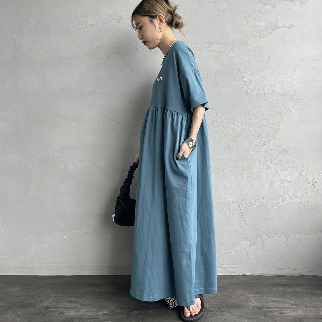 THE FOX [ザフォックス] 別注 ウエスト切替 マキシ丈ギャザーワンピース [JFL25SS-07-JF] ﾌﾞﾙｰ &&モデル身長：150cm 着用サイズ：S&&