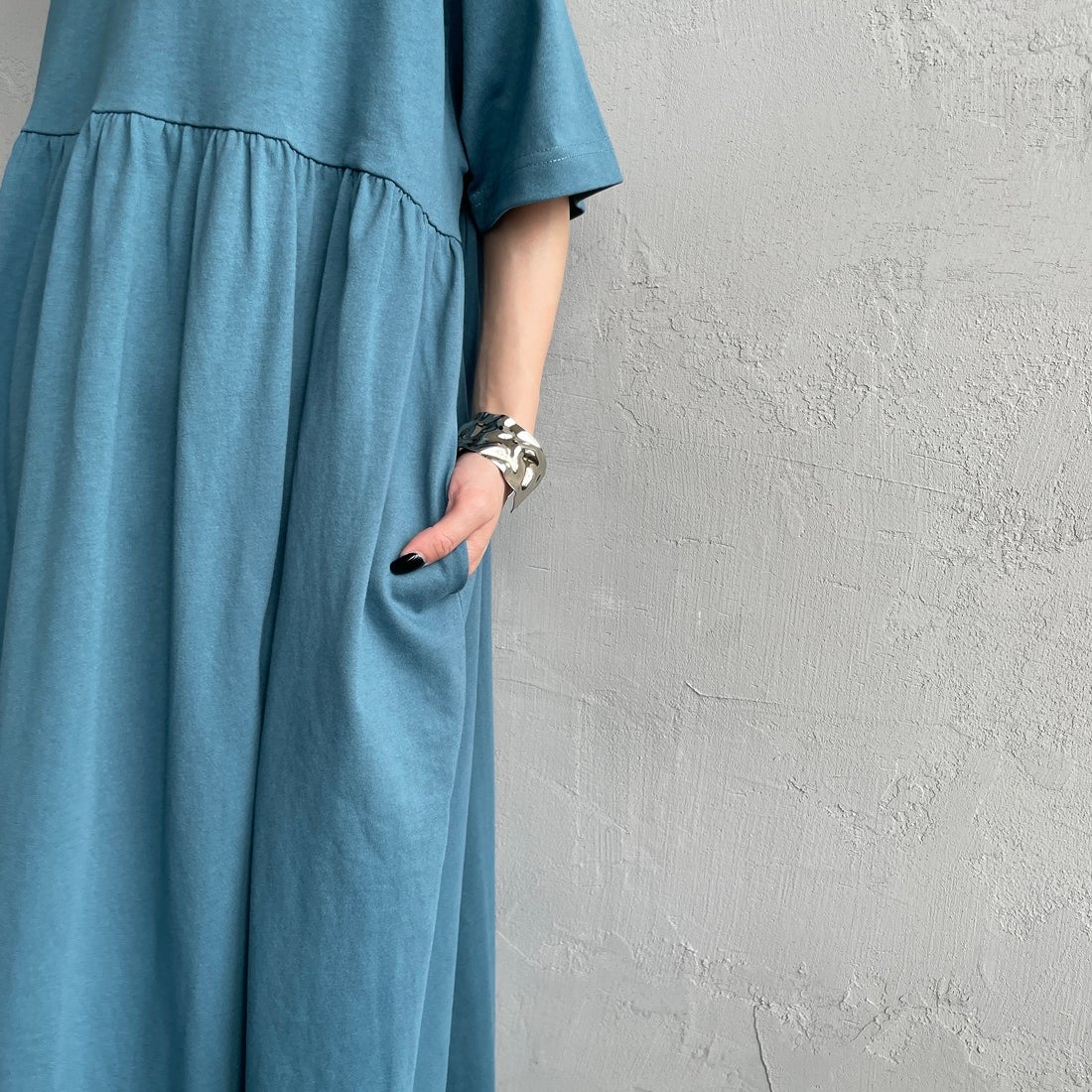 THE FOX [ザフォックス] 別注 ウエスト切替 マキシ丈ギャザーワンピース [JFL25SS-07-JF] ﾌﾞﾙｰ &&モデル身長：150cm 着用サイズ：S&&