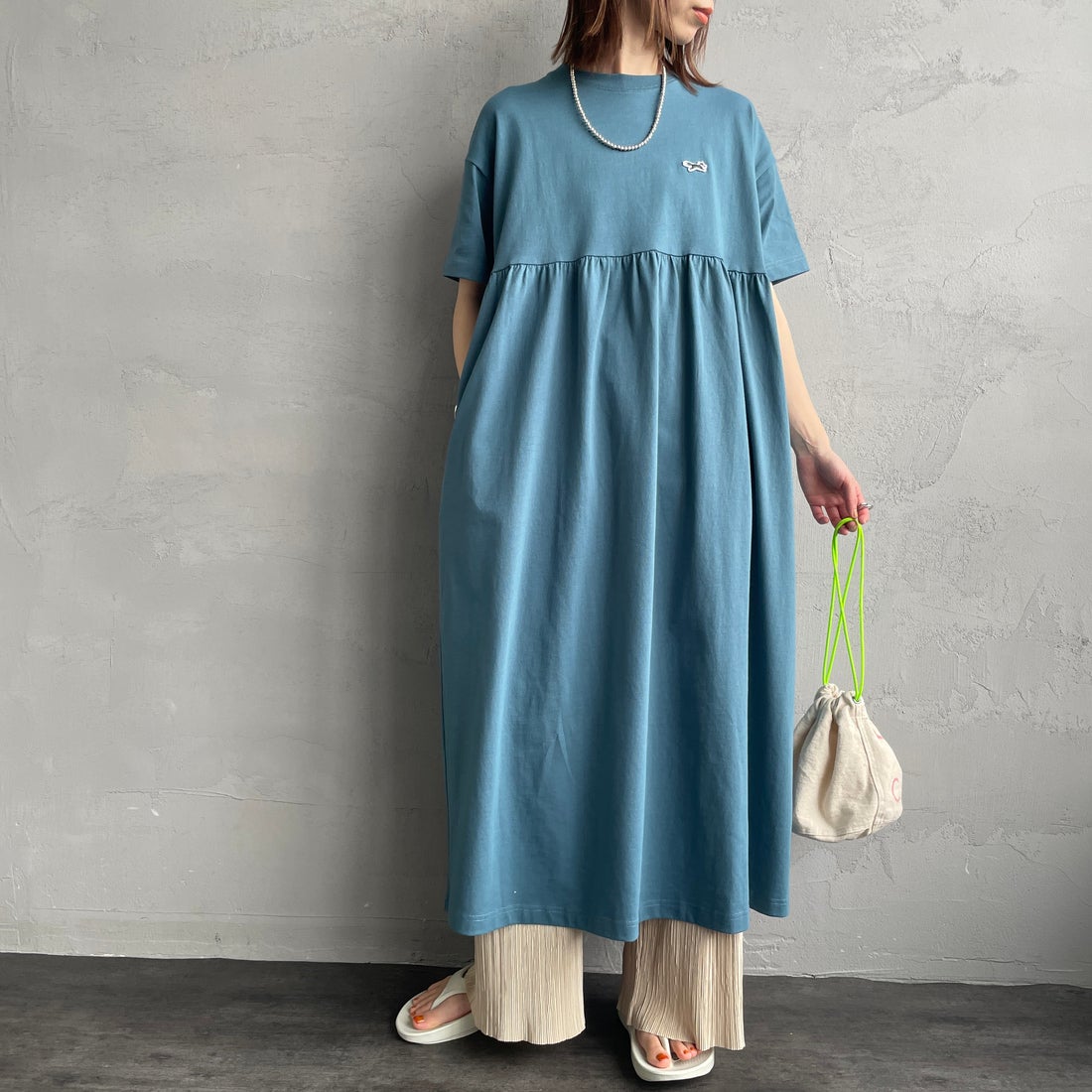 THE FOX [ザフォックス] 別注 ウエスト切替 マキシ丈ギャザーワンピース [JFL25SS-07-JF] ﾌﾞﾙｰ &&モデル身長：158cm 着用サイズ：S&&