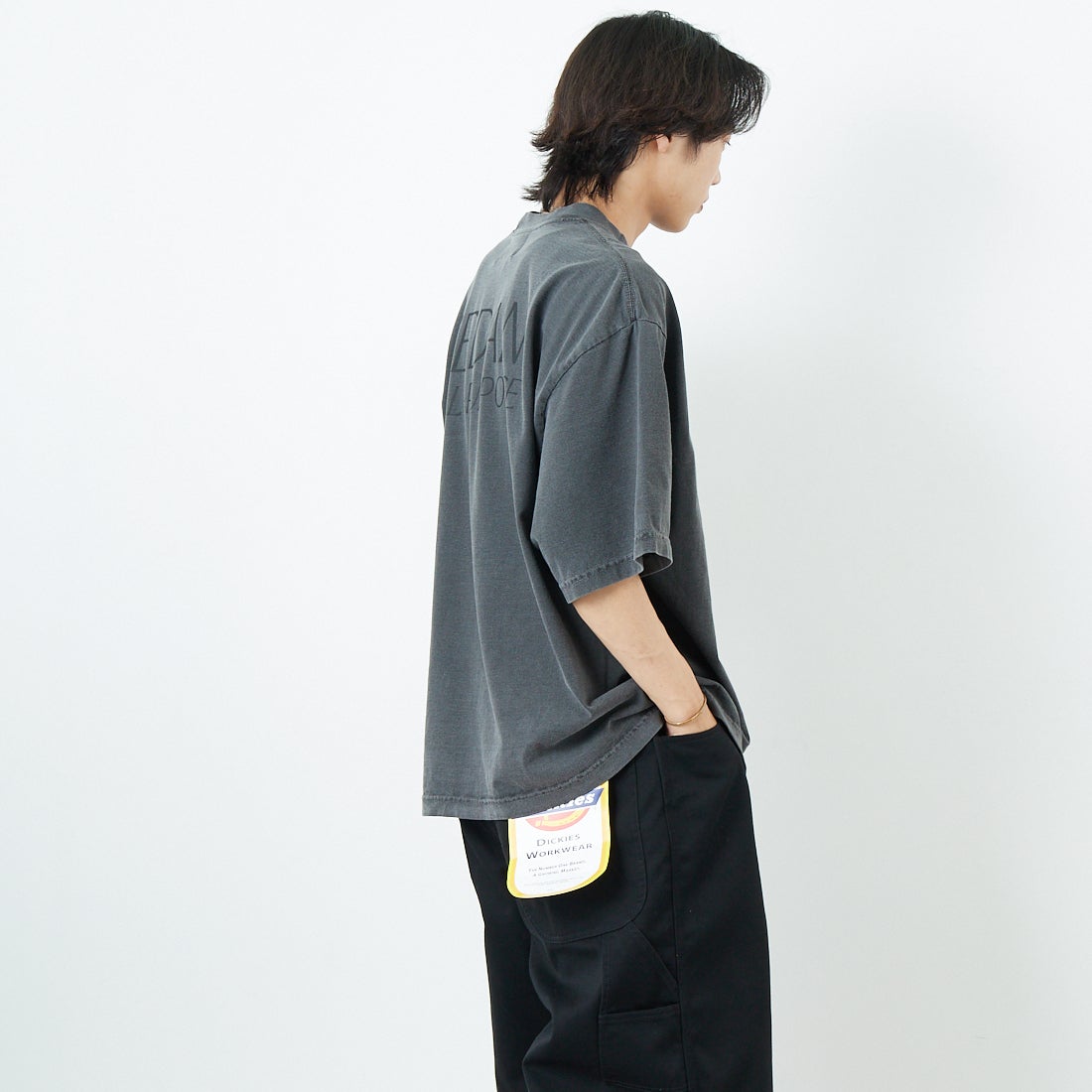 SEDAN ALL-PURPOSE [セダン オールパーパス] ガーメントダイショートスリーブTシャツ [SD25S-CT09] CHARCOAL &&モデル身長：179cm 着用サイズ：M&&