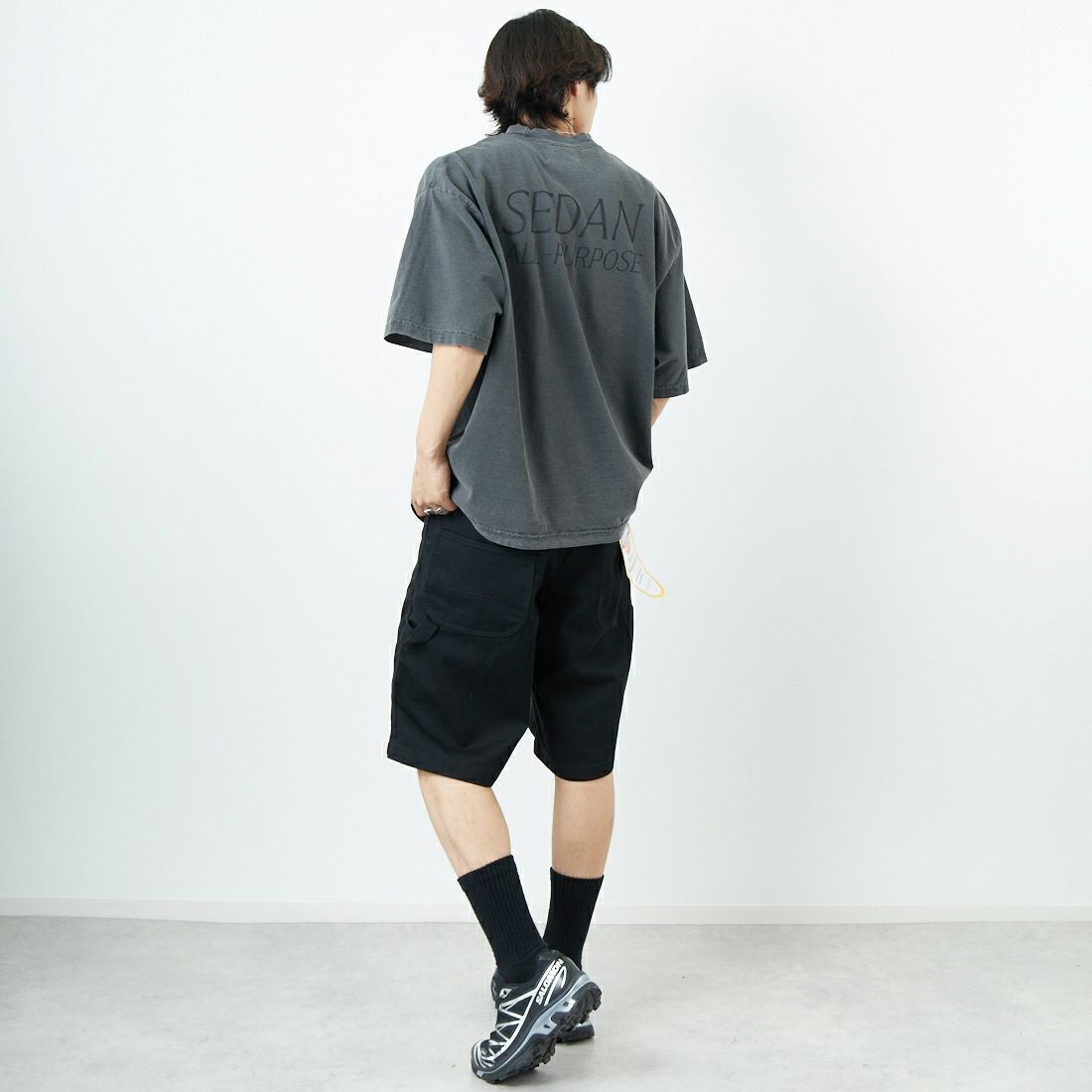 SEDAN ALL-PURPOSE [セダン オールパーパス] ガーメントダイショートスリーブTシャツ [SD25S-CT09] CHARCOAL &&モデル身長：179cm 着用サイズ：M&&