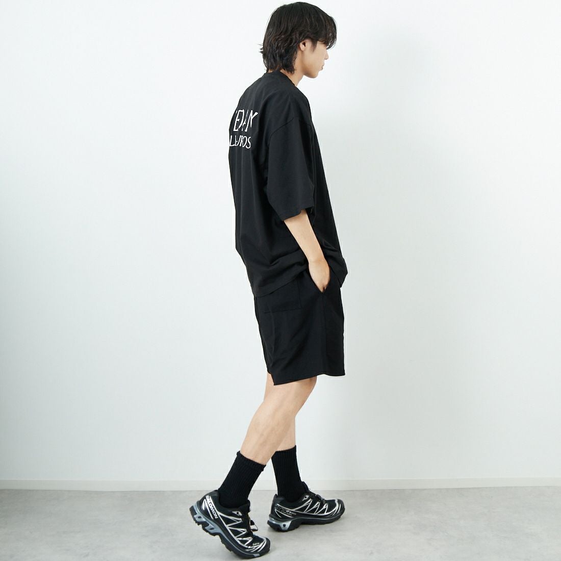 SEDAN ALL-PURPOSE [セダン オールパーパス] ガーメントダイショートスリーブTシャツ [SD25S-CT09]BLACK &&モデル身長：179cm 着用サイズ：L&&