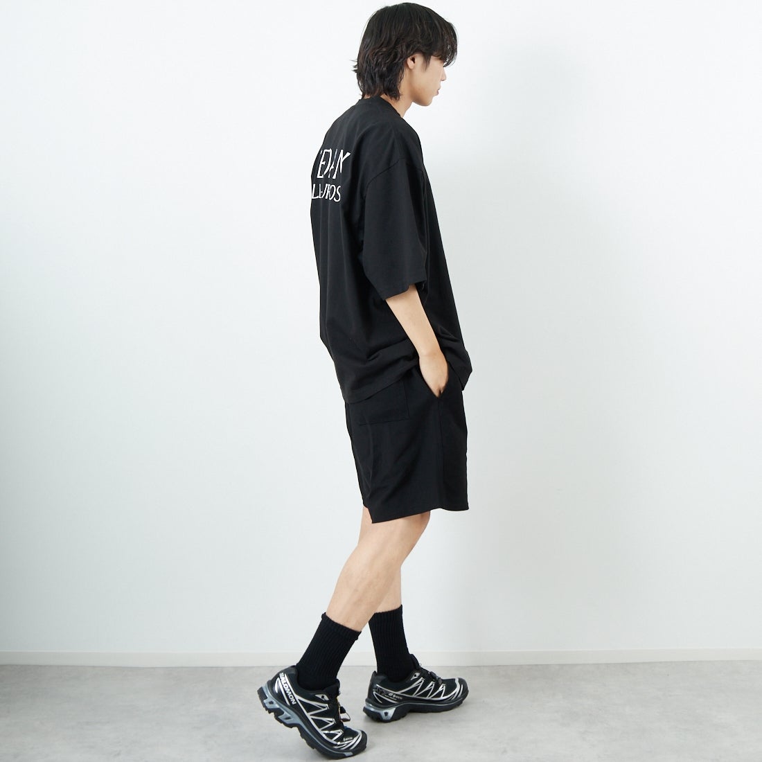 SEDAN ALL-PURPOSE [セダン オールパーパス] ガーメントダイショートスリーブTシャツ [SD25S-CT09]BLACK &&モデル身長：179cm 着用サイズ：L&&