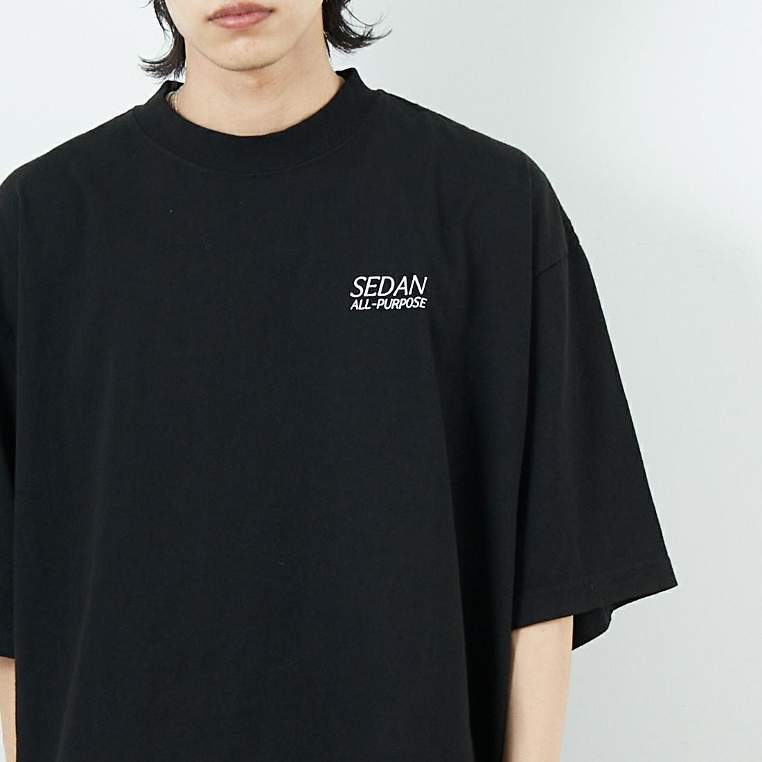 SEDAN ALL-PURPOSE [セダン オールパーパス] ガーメントダイショートスリーブTシャツ [SD25S-CT09]BLACK &&モデル身長：179cm 着用サイズ：L&&