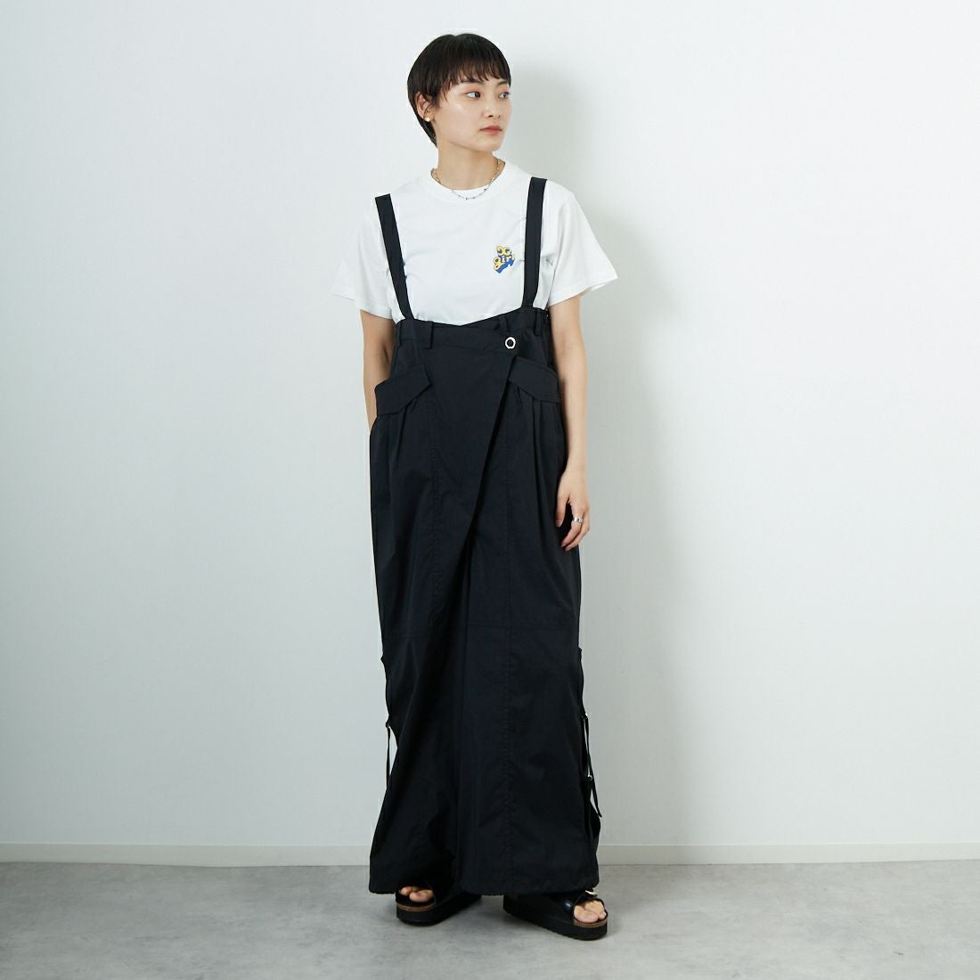 MAISON SPECIAL [メゾンスペシャル] 2WAYサスペンダーパラシュートパンツ [21251265808] BLK &&モデル身長：160cm 着用サイズ：36&&