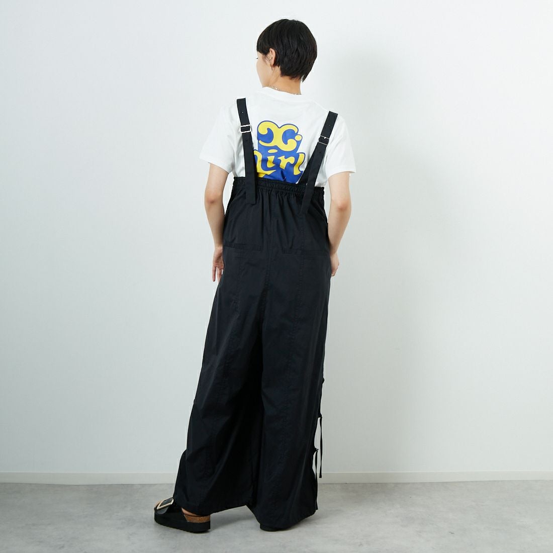 MAISON SPECIAL [メゾンスペシャル] 2WAYサスペンダーパラシュートパンツ [21251265808] BLK &&モデル身長：160cm 着用サイズ：36&&