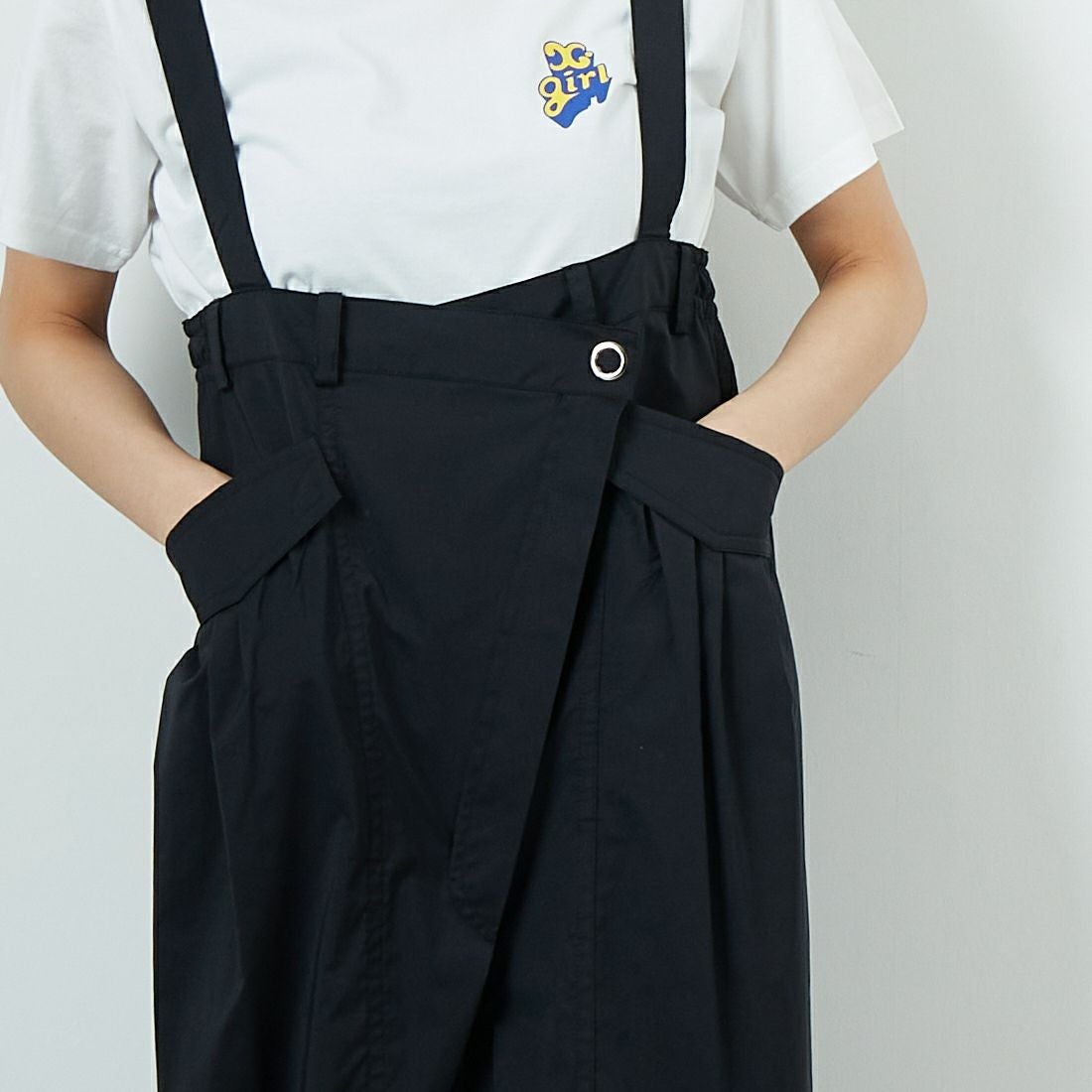 MAISON SPECIAL [メゾンスペシャル] 2WAYサスペンダーパラシュートパンツ [21251265808] BLK &&モデル身長：160cm 着用サイズ：36&&