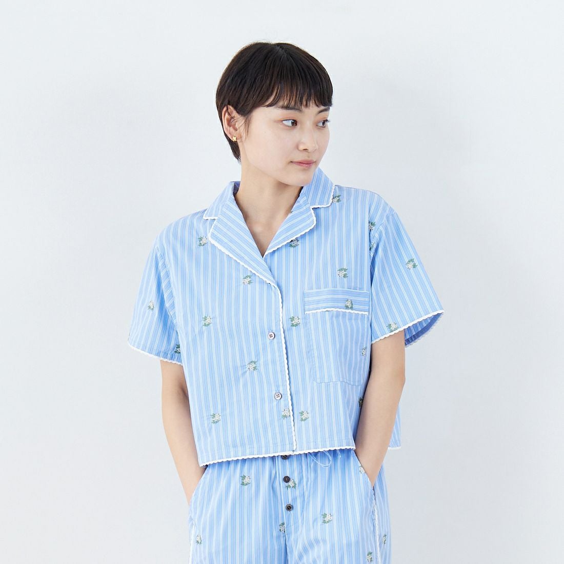 MAISON SPECIAL [メゾンスペシャル] パジャマシャツ [21251315711] BLU &&モデル身長：160cm 着用サイズ：F&&