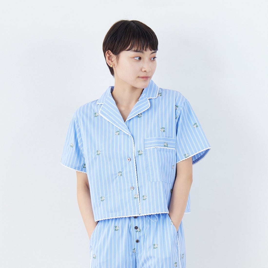 MAISON SPECIAL [メゾンスペシャル] パジャマシャツ [21251315711] BLU &&モデル身長：160cm 着用サイズ：F&&