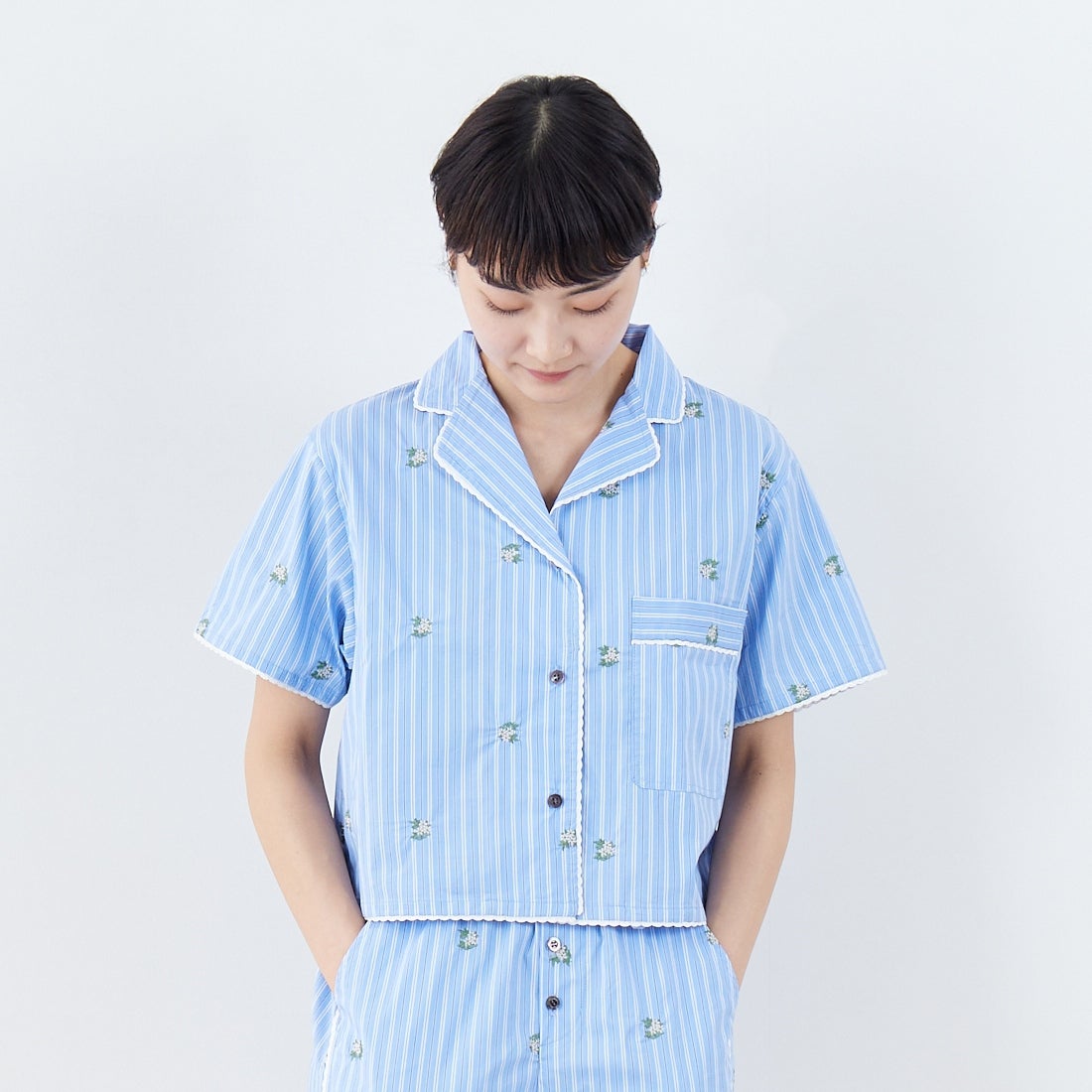 MAISON SPECIAL [メゾンスペシャル] パジャマシャツ [21251315711] BLU &&モデル身長：160cm 着用サイズ：F&&