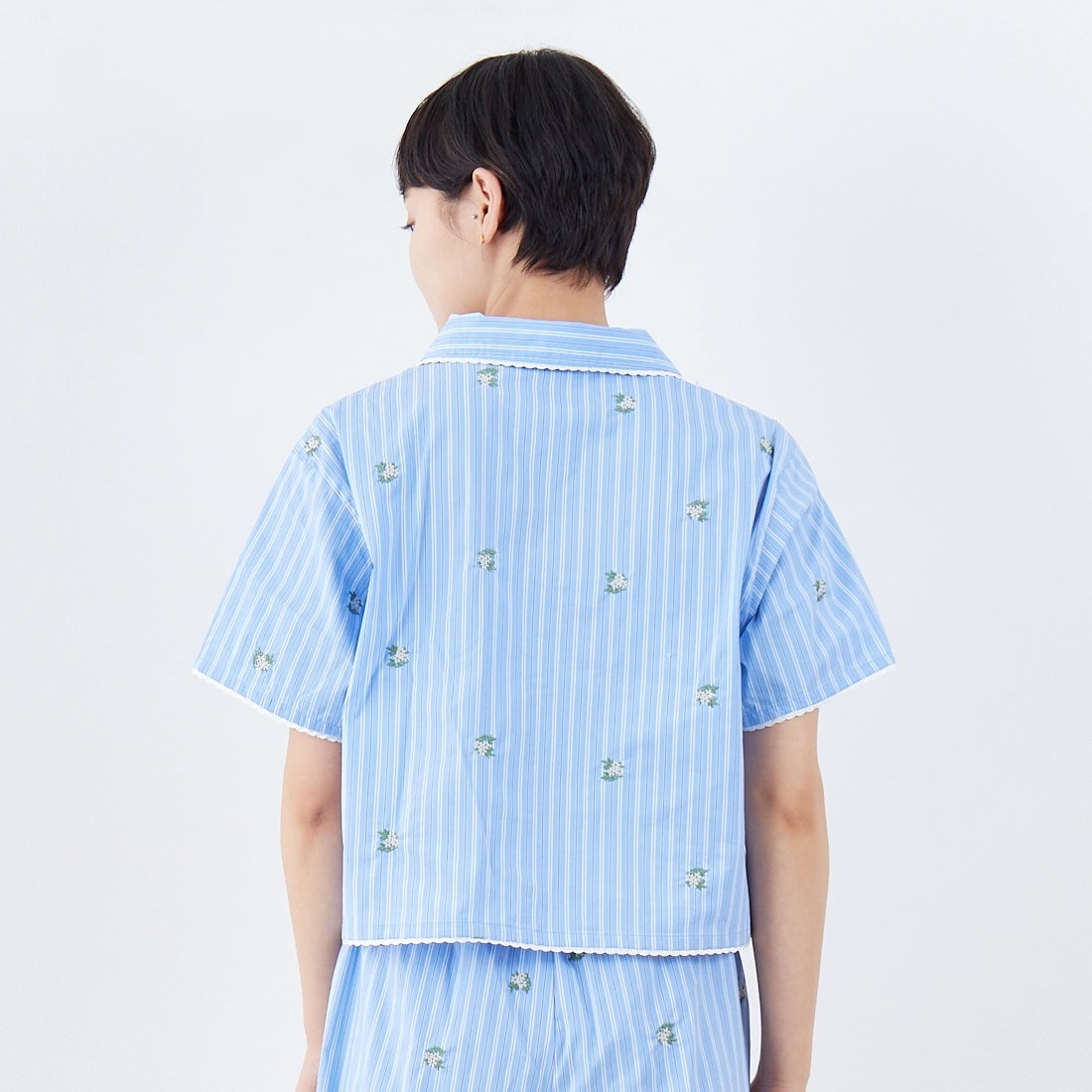 MAISON SPECIAL [メゾンスペシャル] パジャマシャツ [21251315711] BLU &&モデル身長：160cm 着用サイズ：F&&