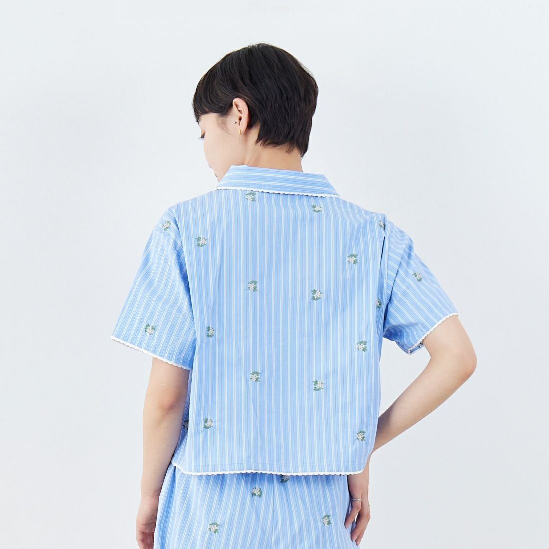 MAISON SPECIAL [メゾンスペシャル] パジャマシャツ [21251315711] BLU &&モデル身長：160cm 着用サイズ：F&&