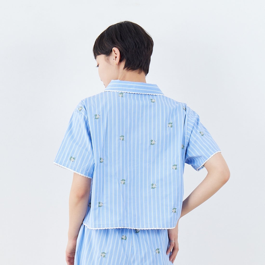 MAISON SPECIAL [メゾンスペシャル] パジャマシャツ [21251315711] BLU &&モデル身長：160cm 着用サイズ：F&&