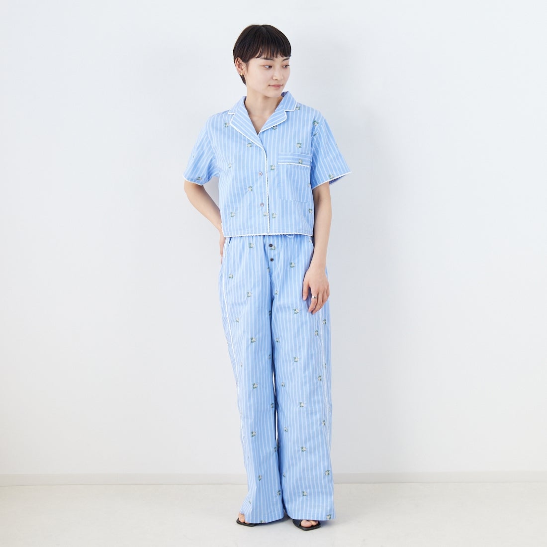 MAISON SPECIAL [メゾンスペシャル] パジャマシャツ [21251315711] BLU &&モデル身長：160cm 着用サイズ：F&&