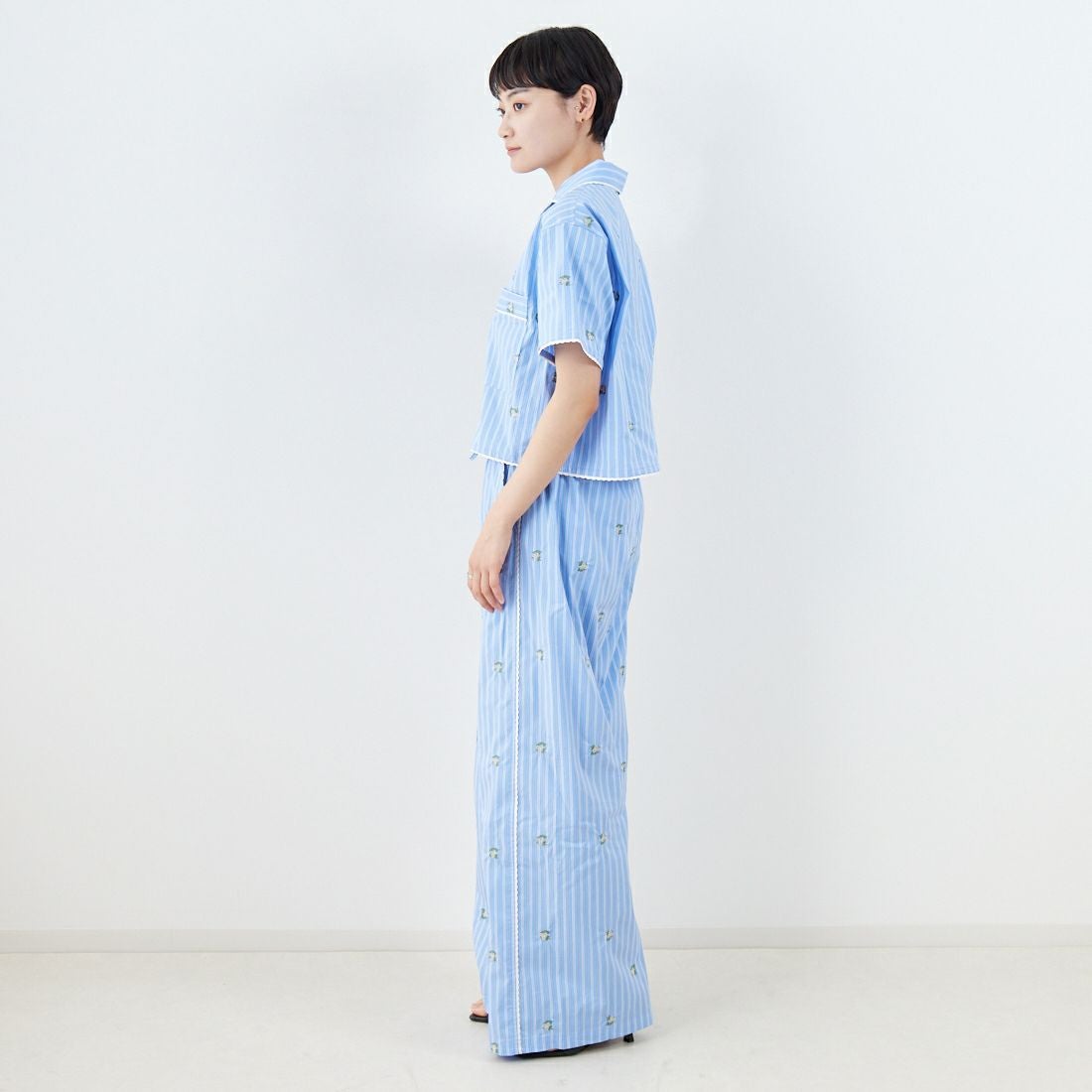 MAISON SPECIAL [メゾンスペシャル] パジャマシャツ [21251315711] BLU &&モデル身長：160cm 着用サイズ：F&&