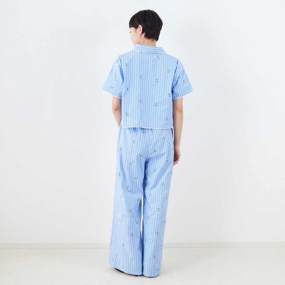 MAISON SPECIAL [メゾンスペシャル] パジャマシャツ [21251315711] BLU &&モデル身長：160cm 着用サイズ：F&&