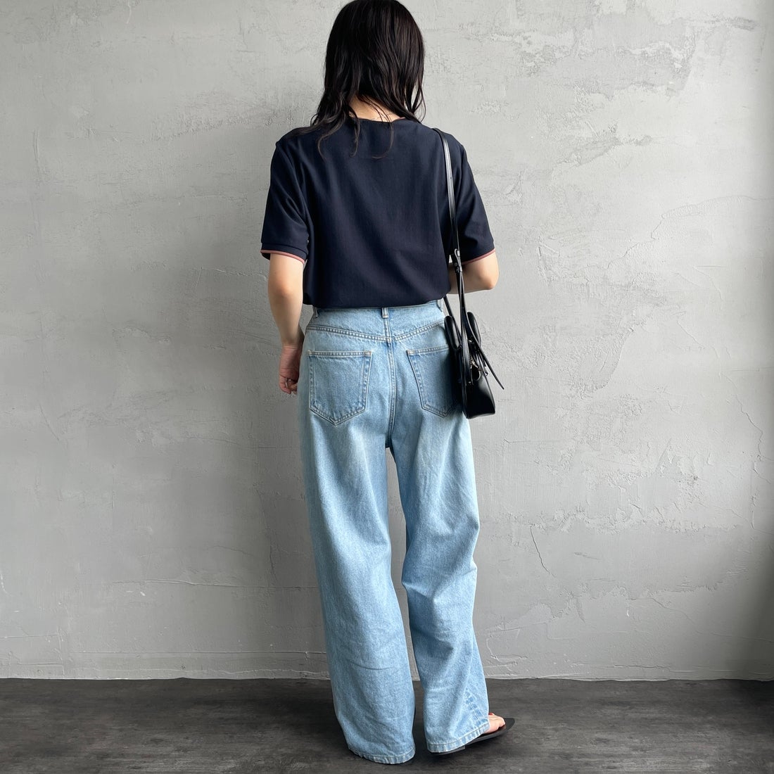 FRED PERRY [フレッドペリー] ティップライン ワンポイントロゴ刺繍クレープピケTシャツ [M8585] 795 NAVY &&モデル身長：160cm 着用サイズ：S&&