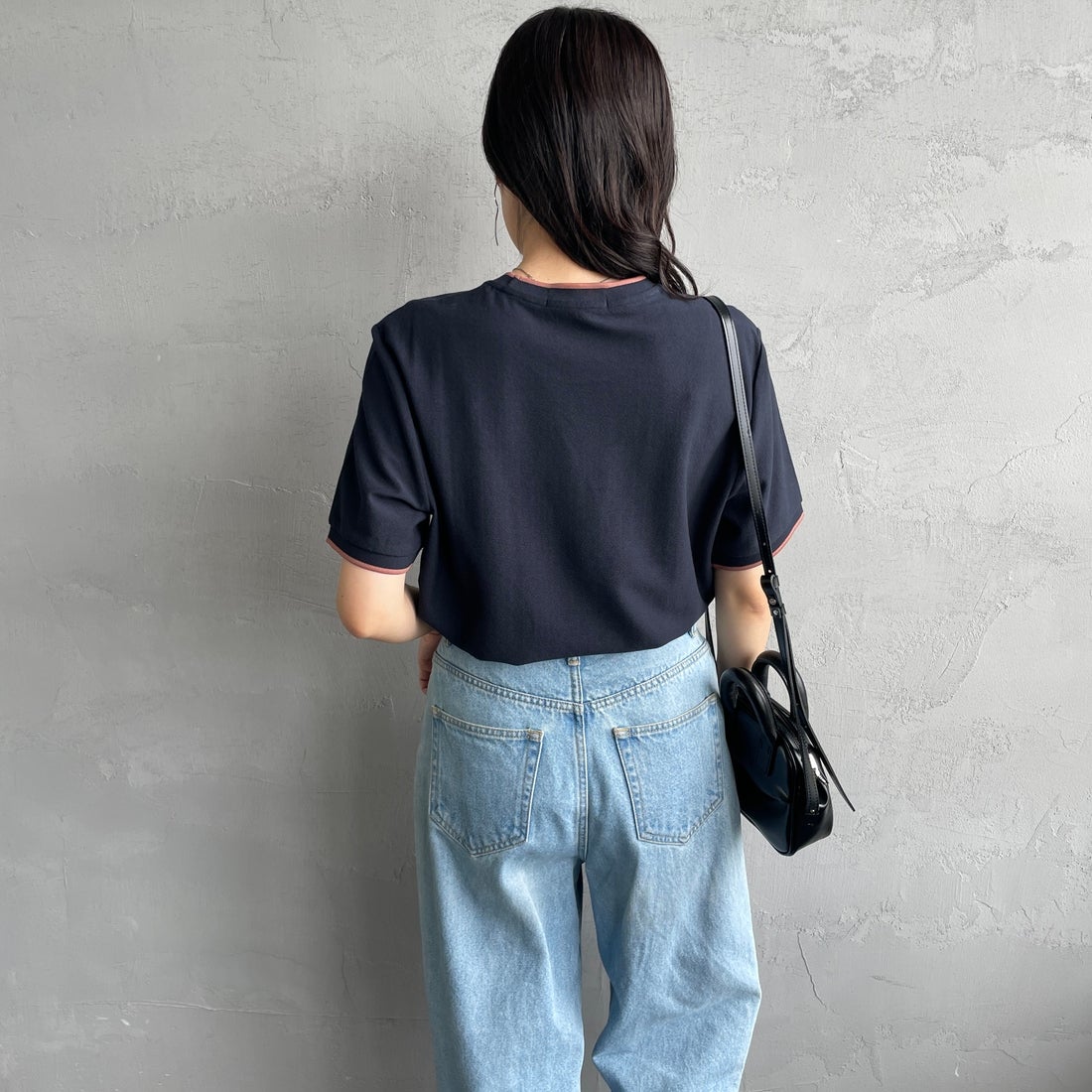 FRED PERRY [フレッドペリー] ティップライン ワンポイントロゴ刺繍クレープピケTシャツ [M8585] 795 NAVY &&モデル身長：160cm 着用サイズ：S&&