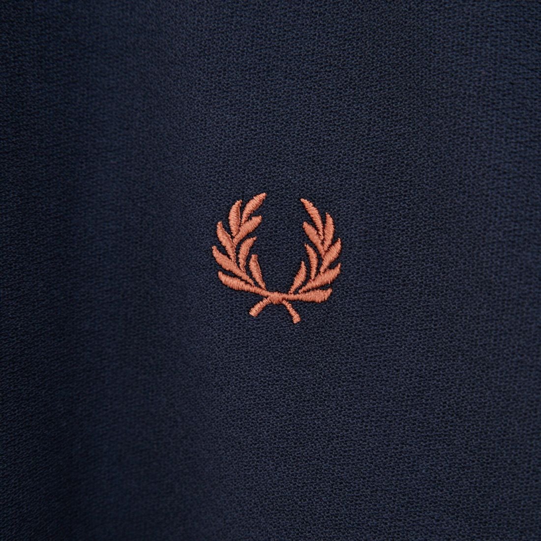 FRED PERRY [フレッドペリー] ティップライン ワンポイントロゴ刺繍クレープピケTシャツ [M8585] 795 NAVY