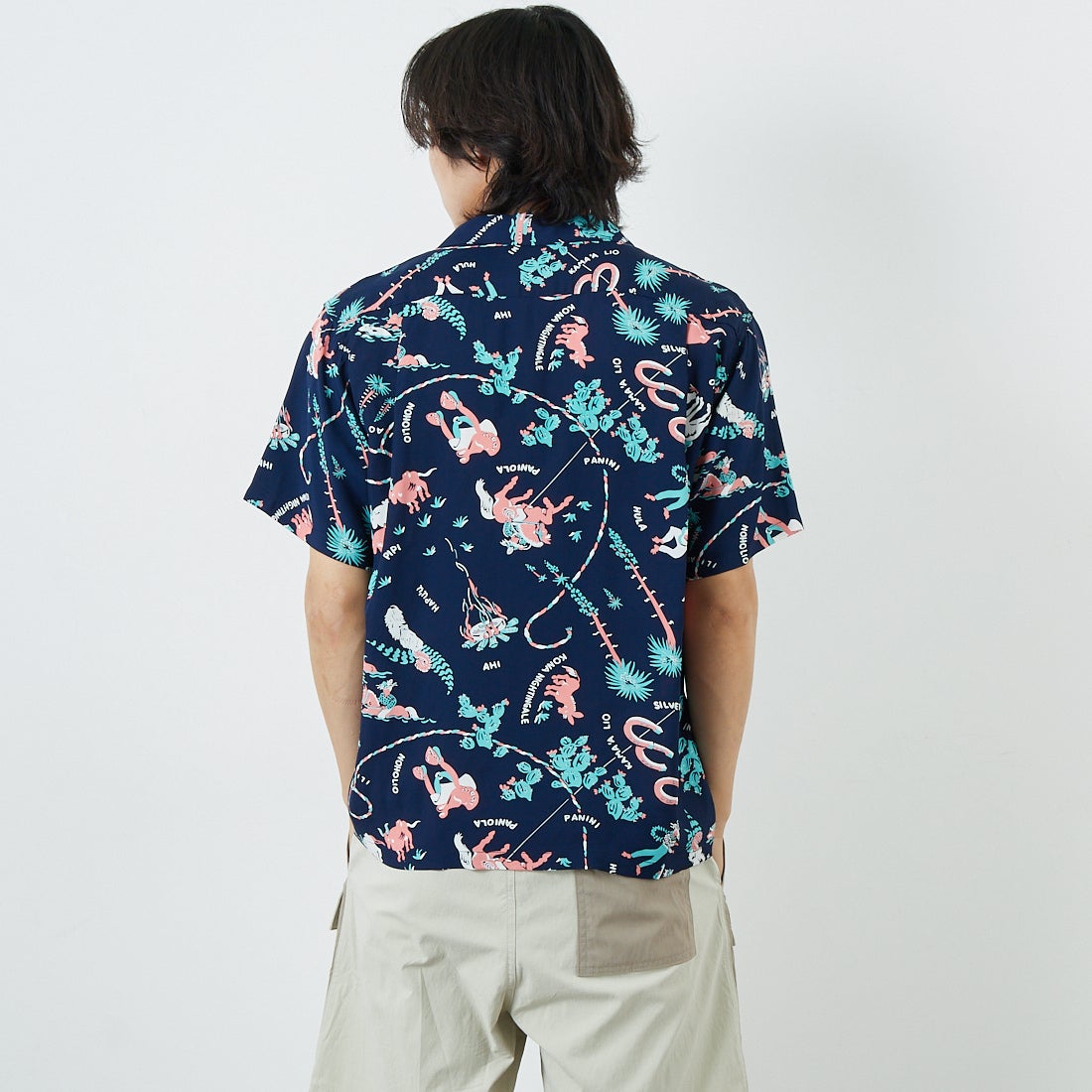 SUN SURF [サンサーフ] レーヨンハワイアンシャツ [SS39420] 128 NAVY &&モデル身長：179cm 着用サイズ：M&&