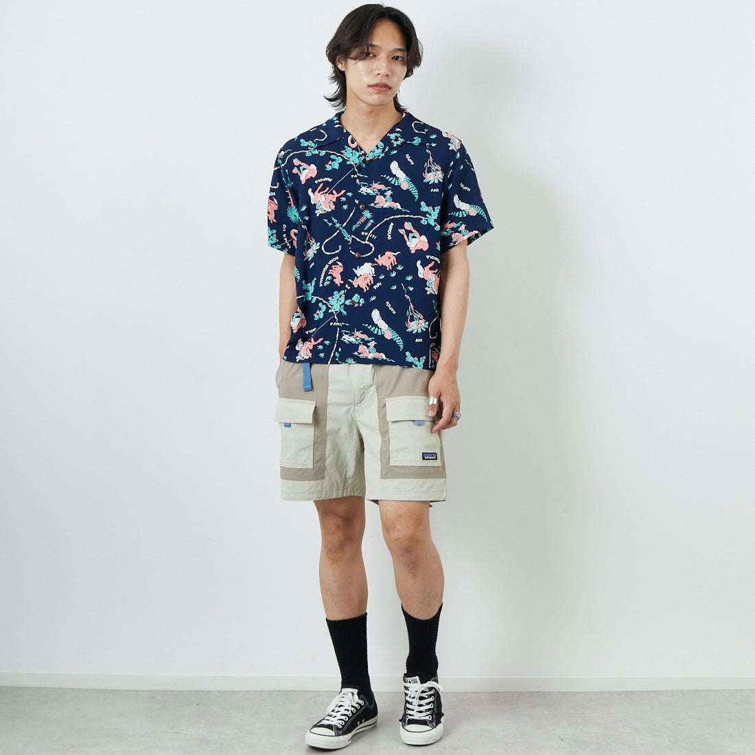 SUN SURF [サンサーフ] レーヨンハワイアンシャツ [SS39420] 128 NAVY &&モデル身長：179cm 着用サイズ：M&&