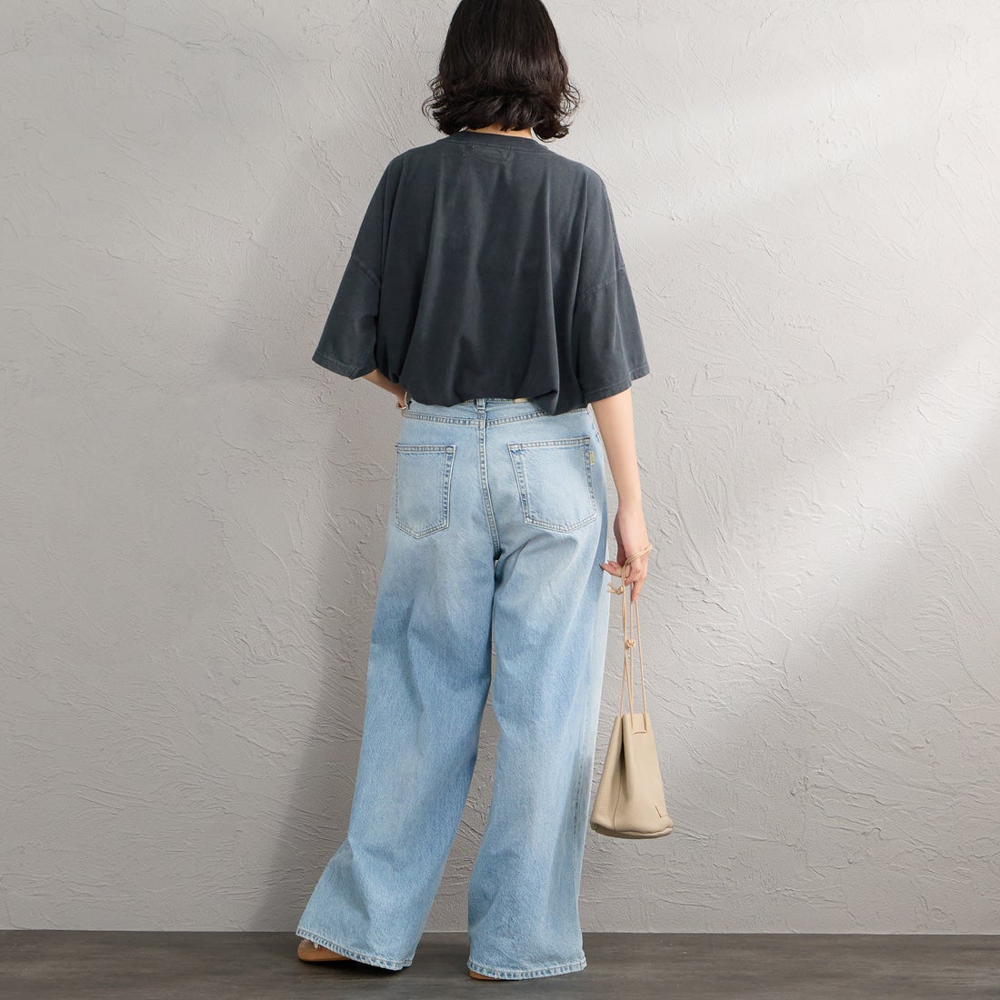 REMI RELIEF [レミレリーフ] 別注 SP加工ビッグプリントTシャツ THUNDER [RN28369284-JF] BLACK &&モデル身長：160cm 着用サイズ：F&&