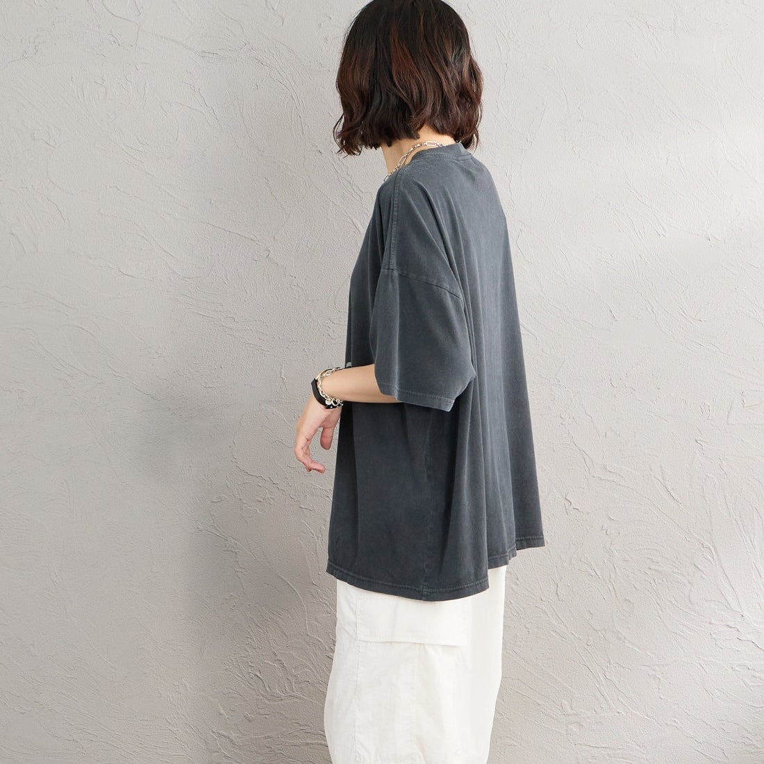 REMI RELIEF [レミレリーフ] 別注 SP加工ビッグプリントTシャツ DOG [RN28369287-JF] BLACK &&モデル身長：160cm 着用サイズ：F&&