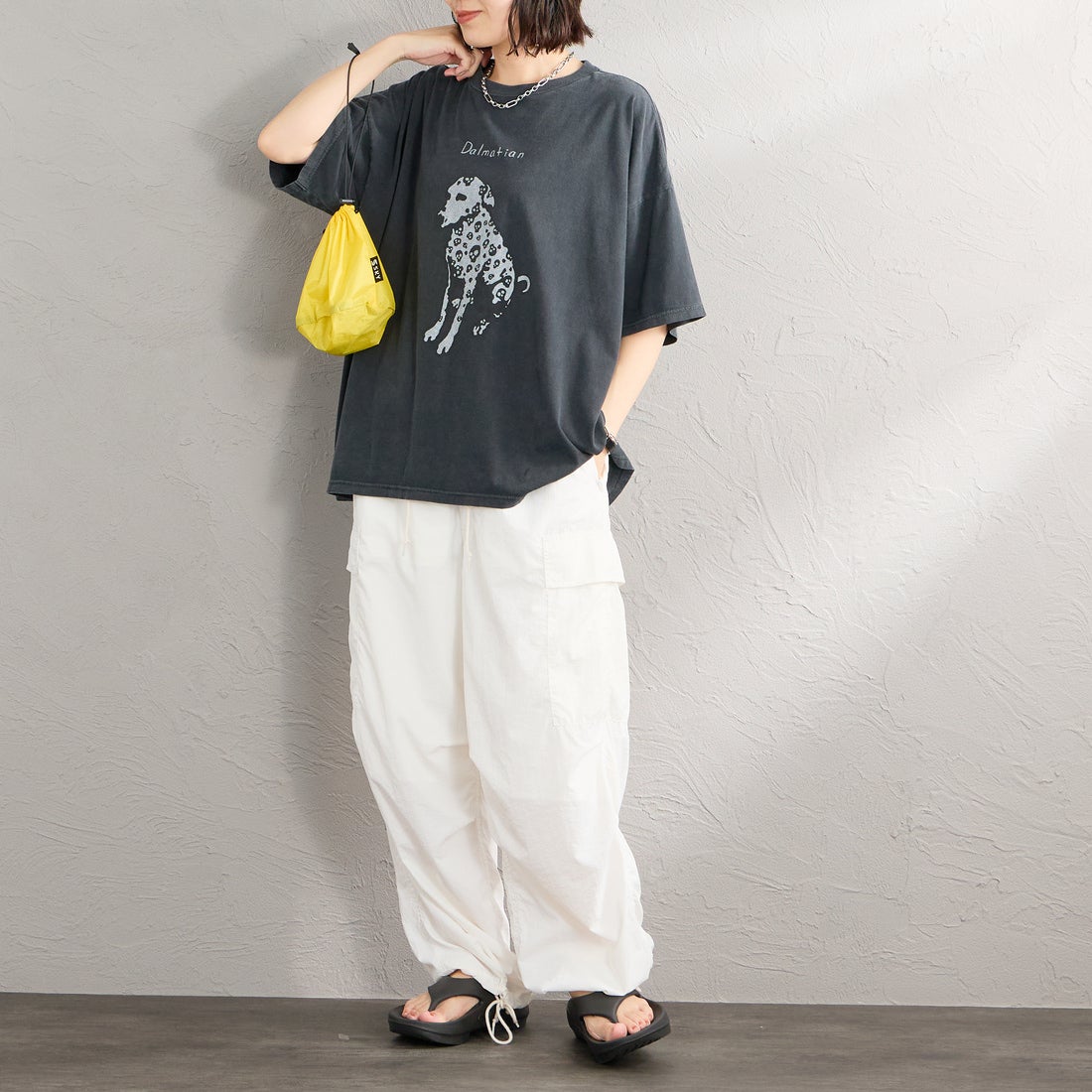 REMI RELIEF [レミレリーフ] 別注 SP加工ビッグプリントTシャツ DOG [RN28369287-JF] BLACK &&モデル身長：160cm 着用サイズ：F&&