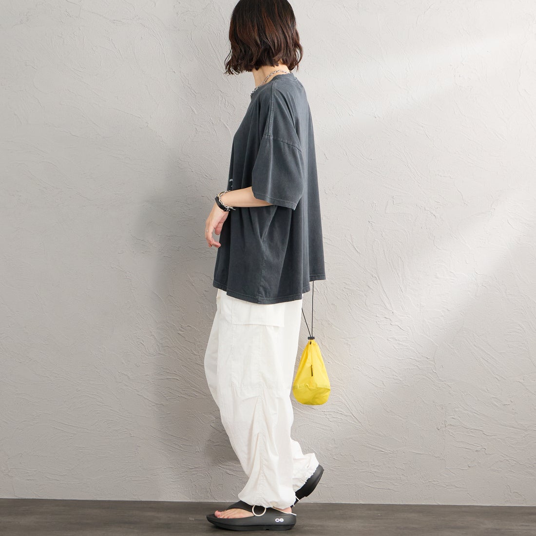 REMI RELIEF [レミレリーフ] 別注 SP加工ビッグプリントTシャツ DOG [RN28369287-JF] BLACK &&モデル身長：160cm 着用サイズ：F&&