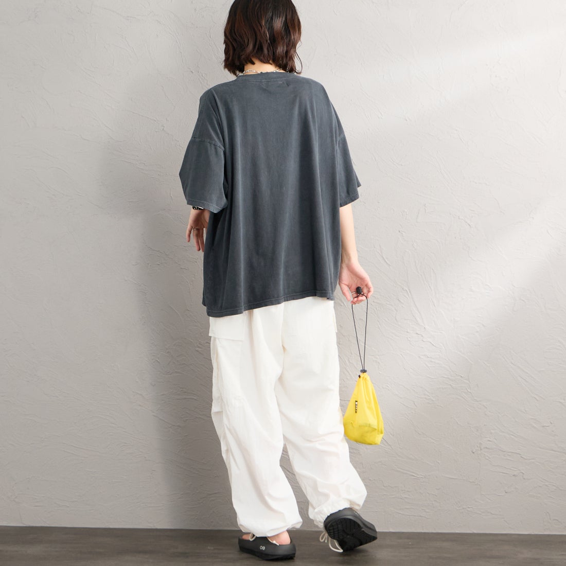 REMI RELIEF [レミレリーフ] 別注 SP加工ビッグプリントTシャツ DOG [RN28369287-JF] BLACK &&モデル身長：160cm 着用サイズ：F&&