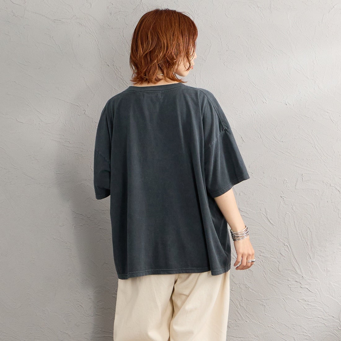 REMI RELIEF [レミレリーフ] 別注 SP加工ビッグプリントTシャツ LEOPARDS [RN28369290-JF] BLACK &&モデル身長：158cm 着用サイズ：F&&