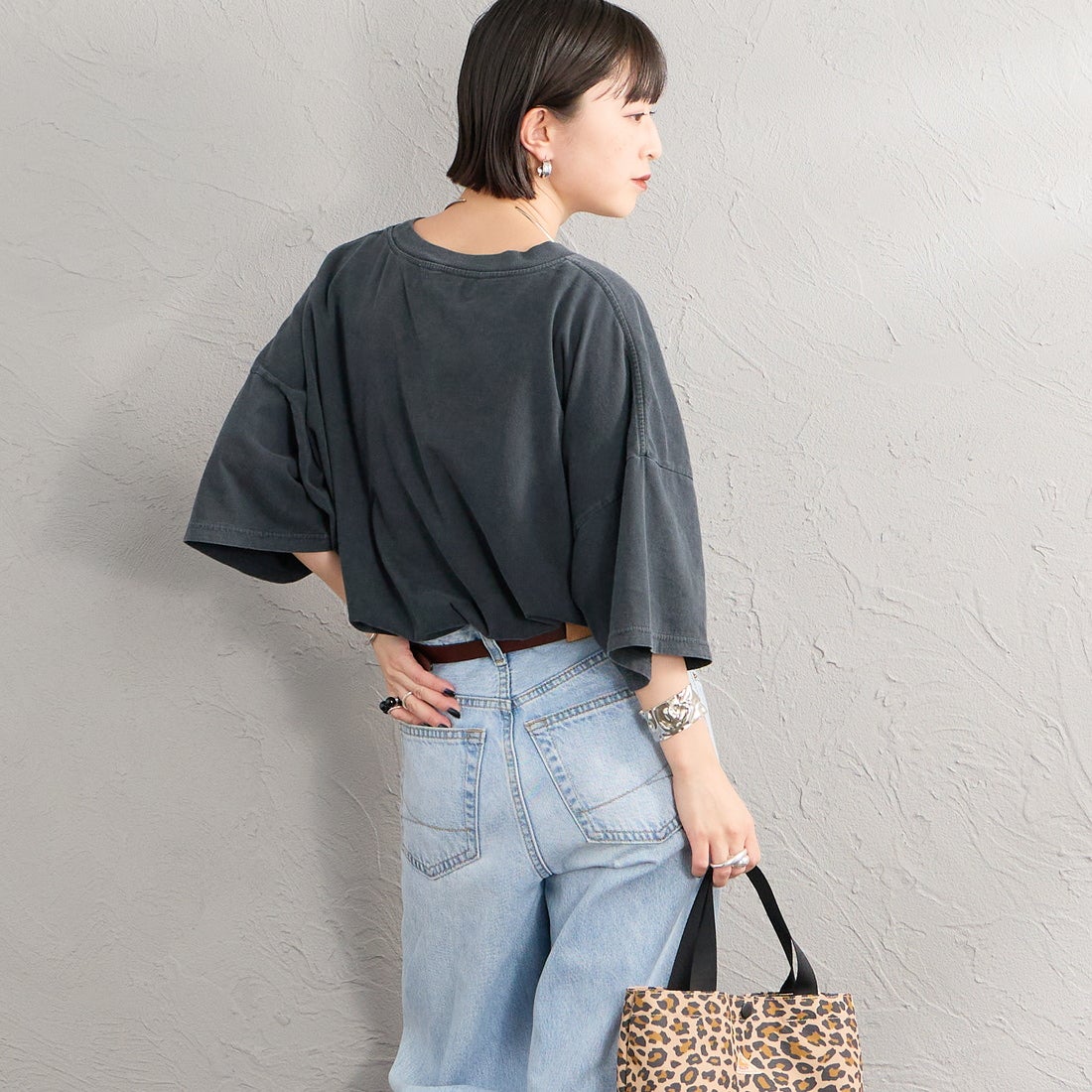 REMI RELIEF [レミレリーフ] 別注 SP加工ビッグプリントTシャツ HIMAGINE [RN28369291-JF] BLACK &&モデル身長：150cm 着用サイズ：F&&