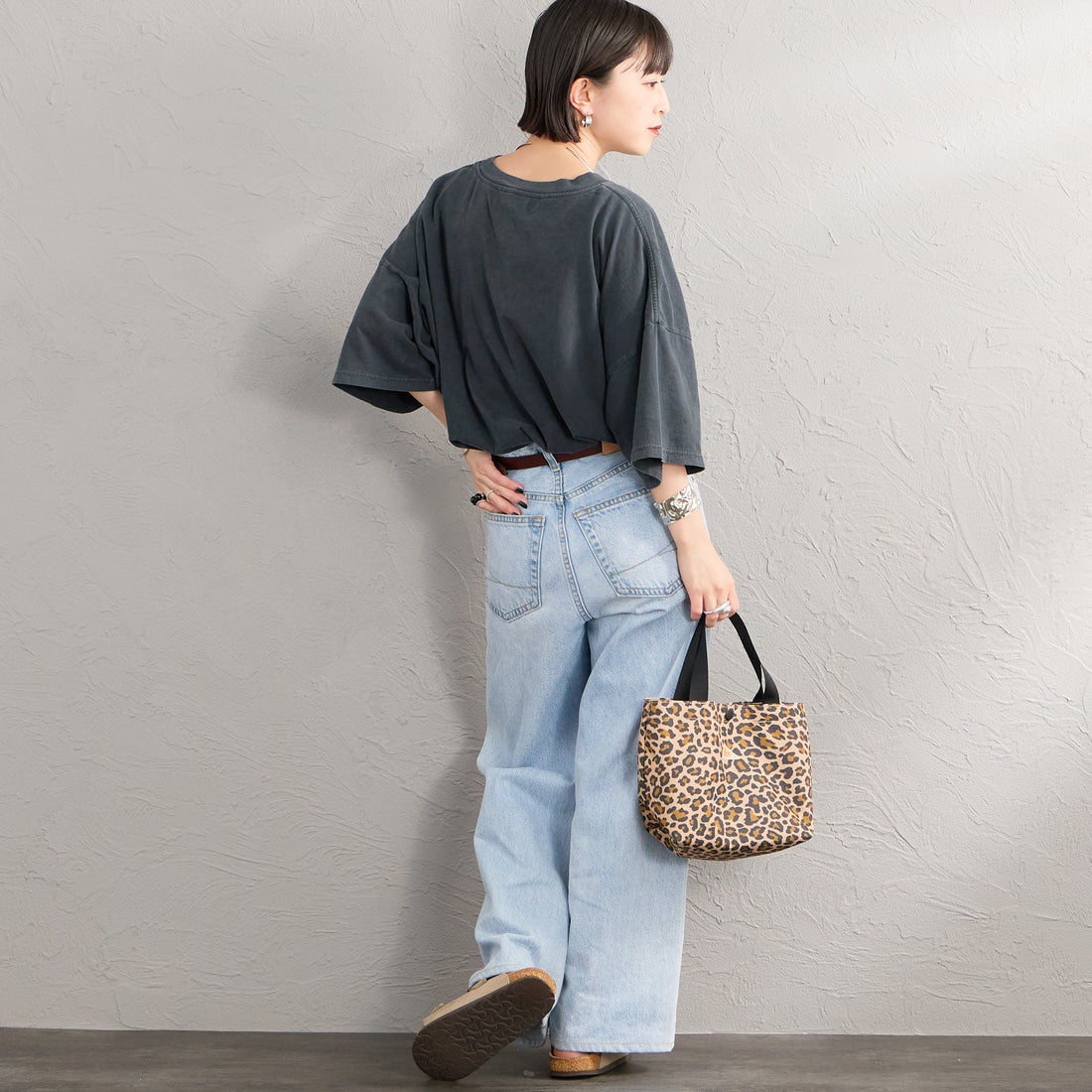 REMI RELIEF [レミレリーフ] 別注 SP加工ビッグプリントTシャツ HIMAGINE [RN28369291-JF] BLACK &&モデル身長：150cm 着用サイズ：F&&