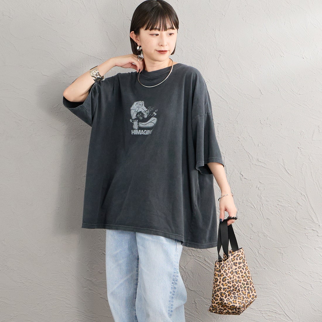 REMI RELIEF [レミレリーフ] 別注 SP加工ビッグプリントTシャツ HIMAGINE [RN28369291-JF] BLACK &&モデル身長：150cm 着用サイズ：F&&