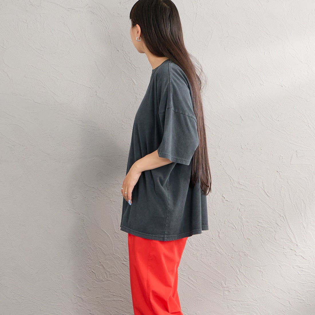REMI RELIEF [レミレリーフ] 別注 SP加工ビッグプリントTシャツ HIMAGINE [RN28369291-JF] BLACK &&モデル身長：156cm 着用サイズ：F&&