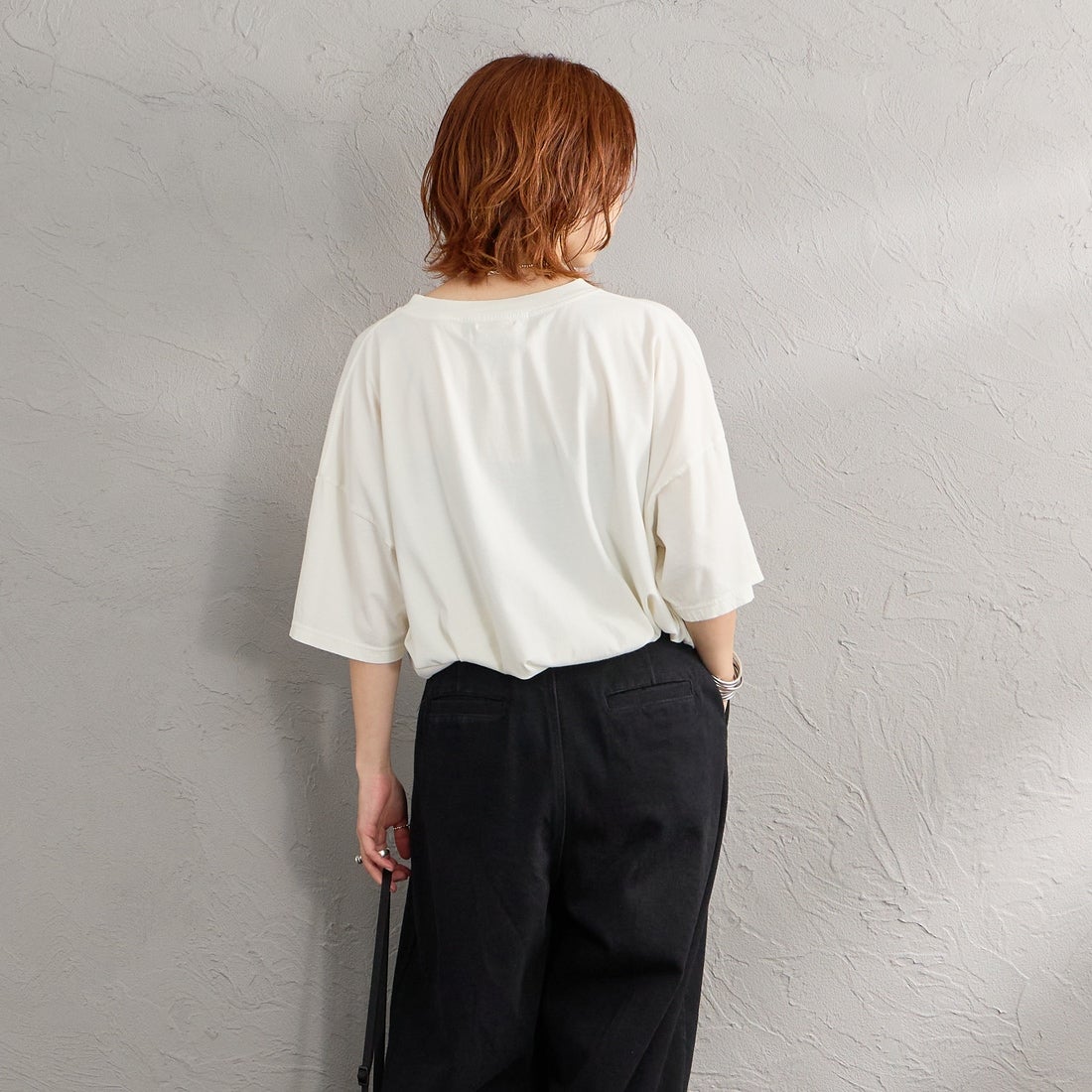 REMI RELIEF [レミレリーフ] 別注 SP加工ビッグプリントTシャツ CAT I NEED [RN28369297-JF] OFF WHITE &&モデル身長：158cm 着用サイズ：F&&